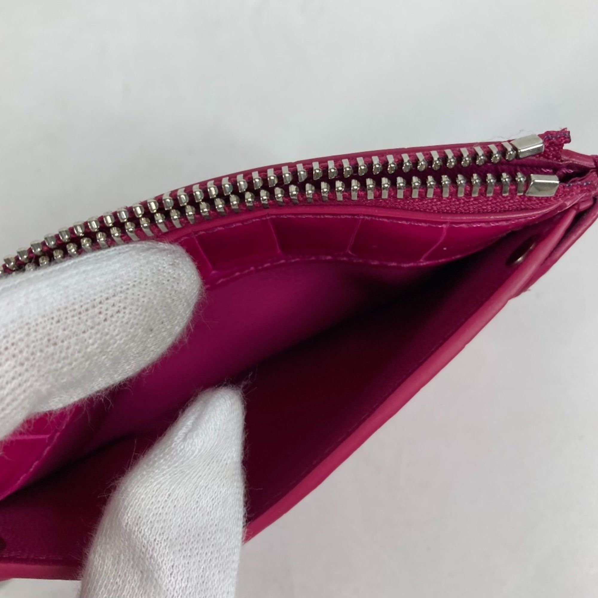 Louis Vuitton Louis Vuitton Studs Wallet Coin Compartment with key ring coin purse pink Size ONE SIZE - 9 Thumbnail