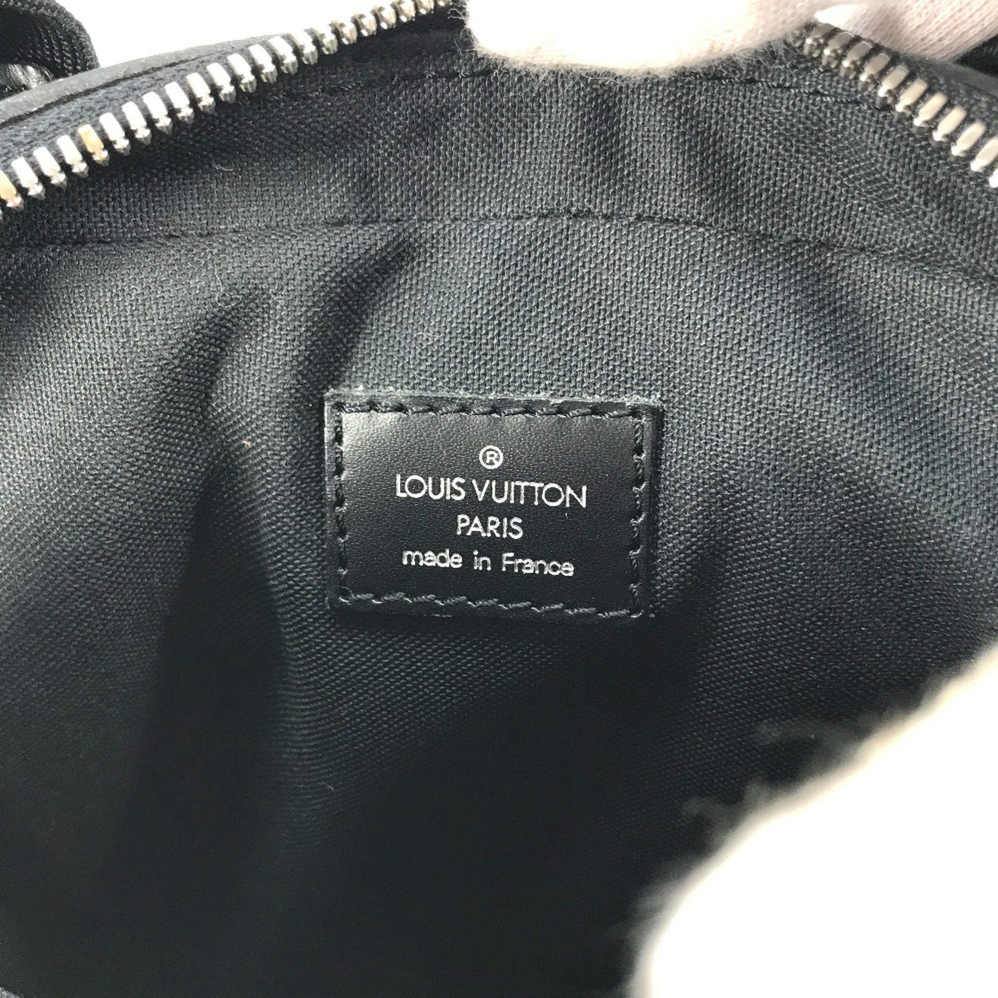 Louis Vuitton Louis Vuitton M30902 Taiga Shoulder Bag khaki Black Size ONE SIZE - 15 Thumbnail