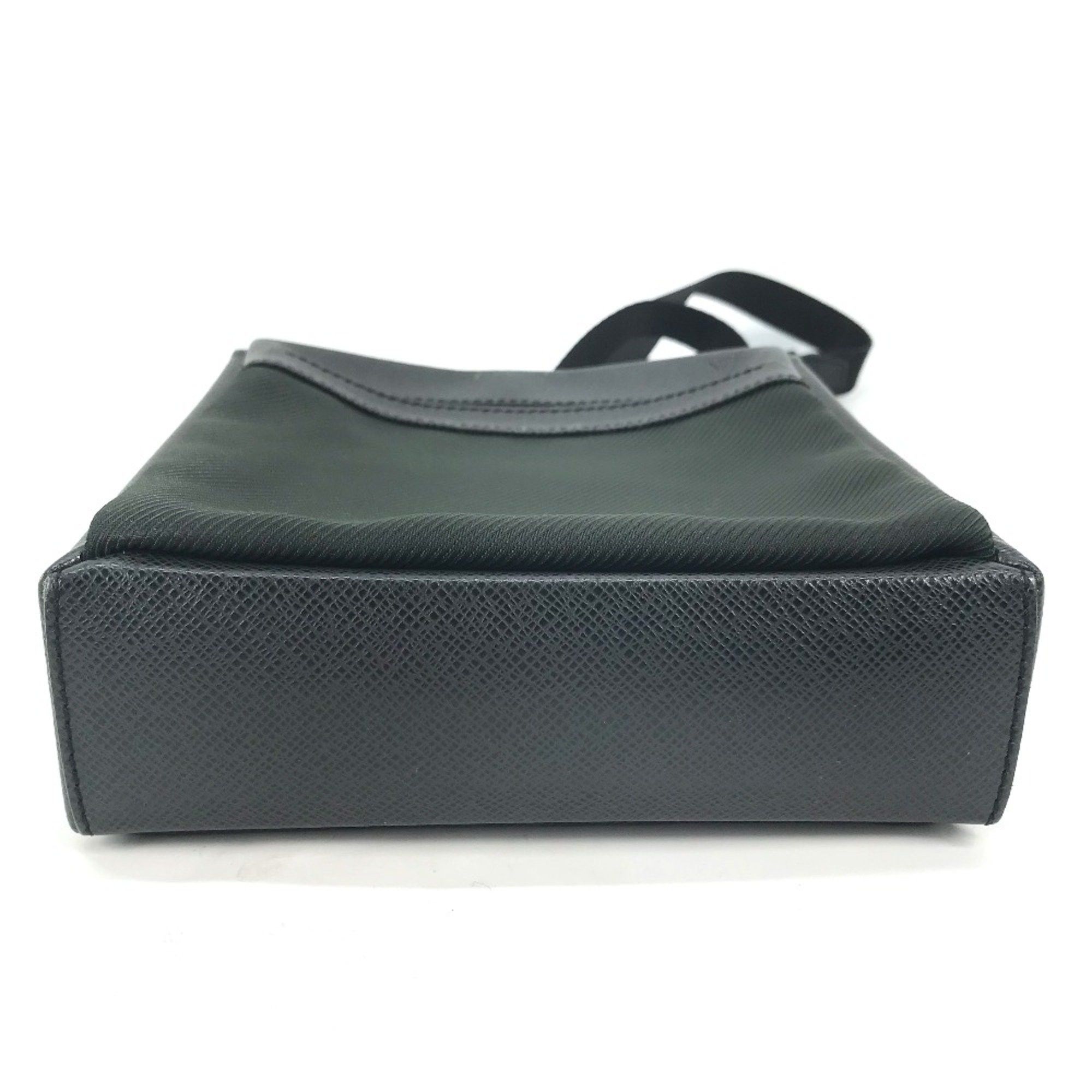 Louis Vuitton Louis Vuitton M30902 Taiga Shoulder Bag khaki Black Size ONE SIZE - 5 Thumbnail
