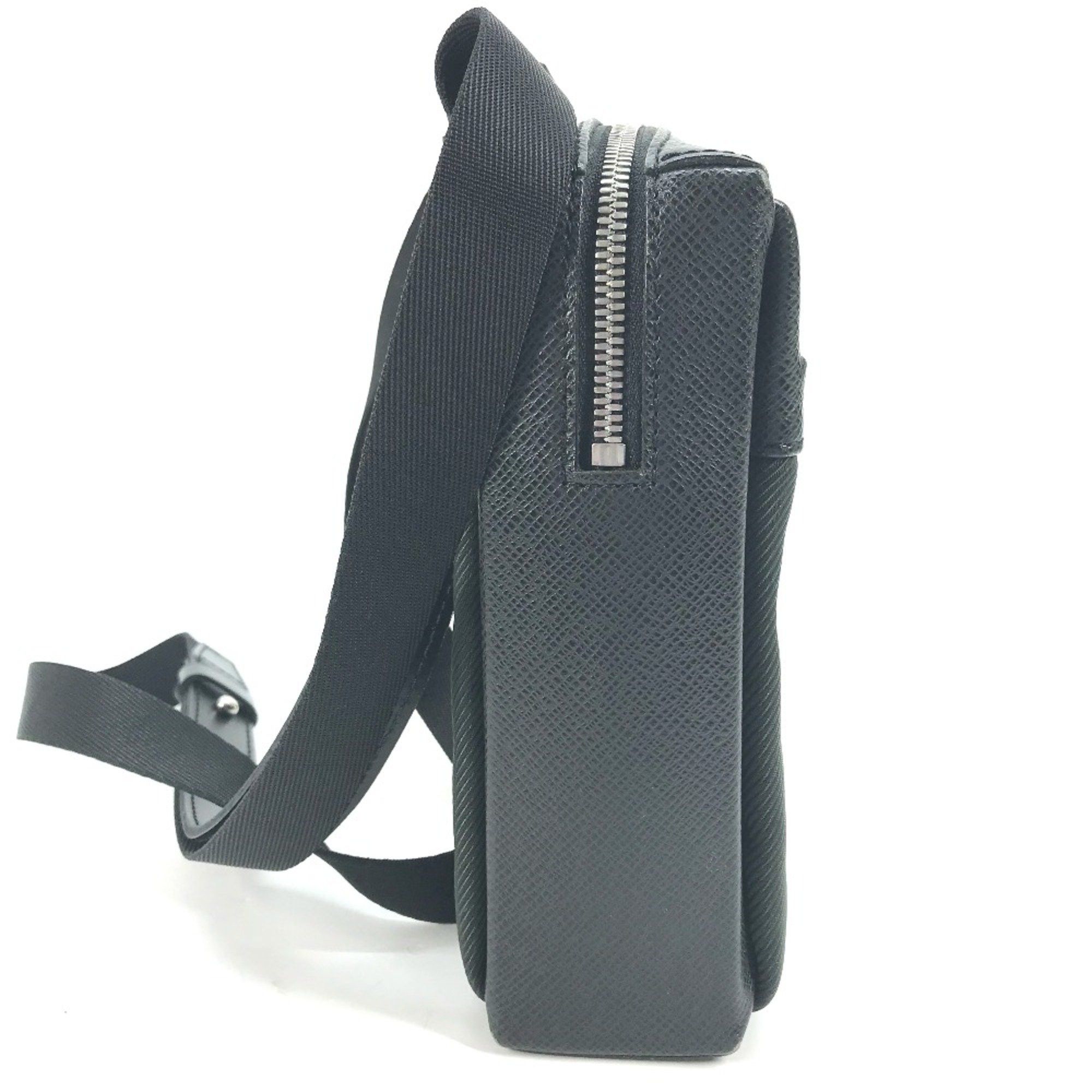 Louis Vuitton Louis Vuitton M30902 Taiga Shoulder Bag khaki Black Size ONE SIZE - 4 Thumbnail