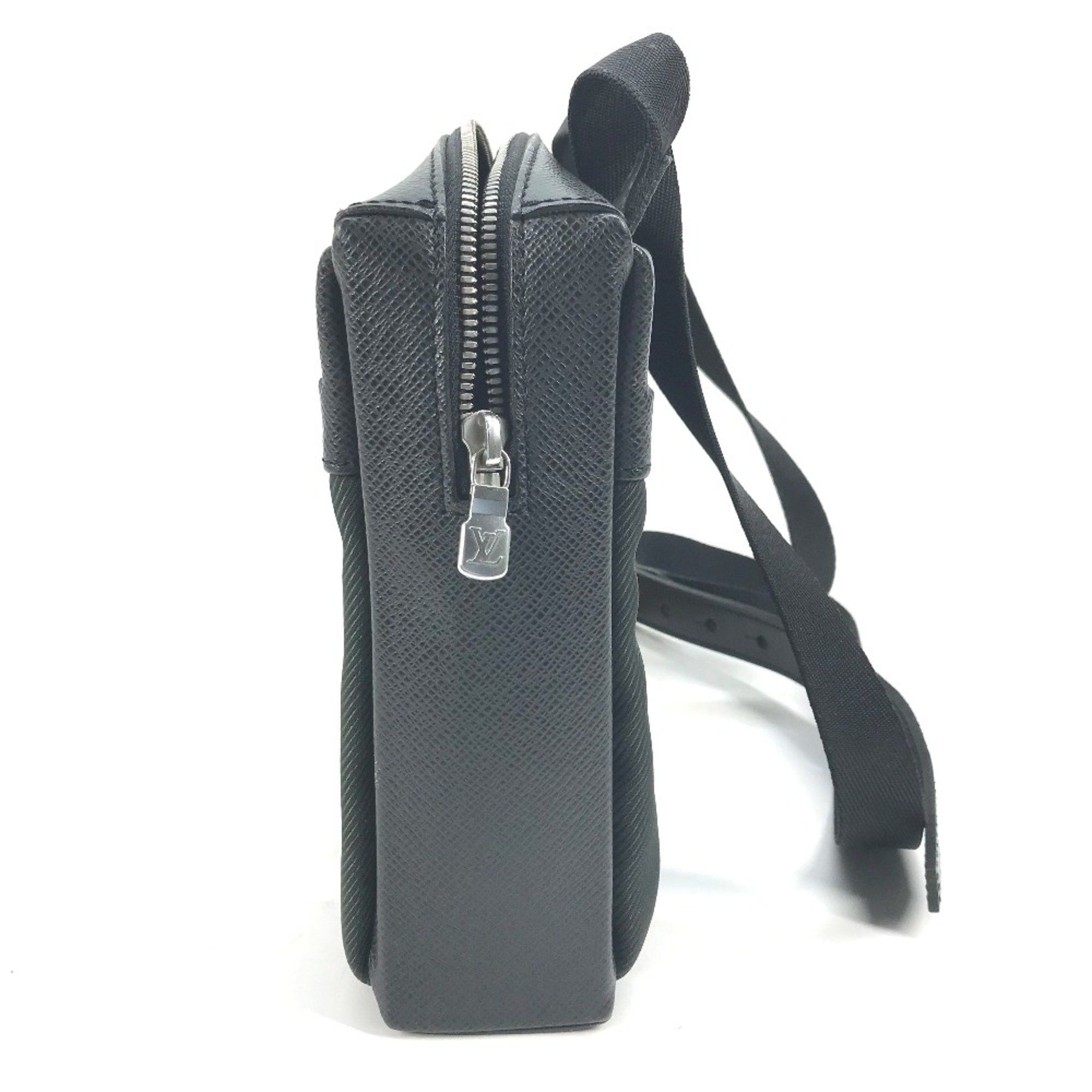 Louis Vuitton Louis Vuitton M30902 Taiga Shoulder Bag khaki Black Size ONE SIZE - 3 Thumbnail