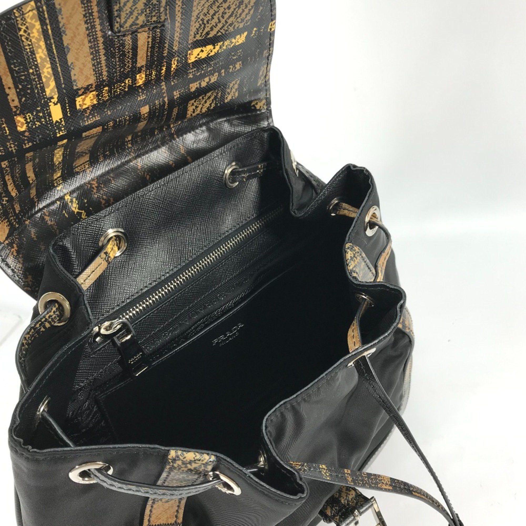 Prada PRADA 1BZ038 triangle logo triangle logo plate backpack bag drawstring bag Backpack Black BeigeBased Size ONE SIZE - 12 Thumbnail