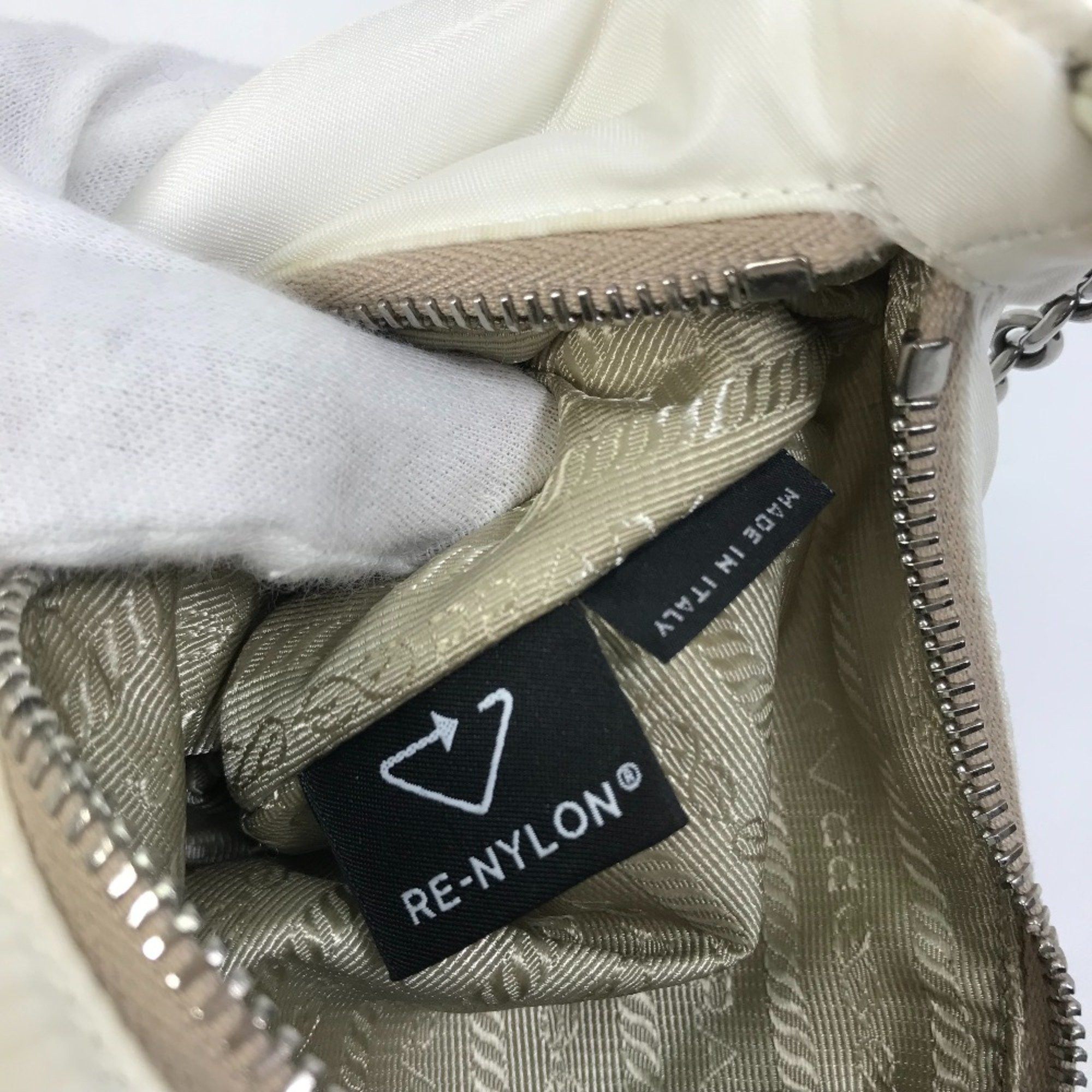 Prada PRADA 1BH204 triangle logo triangle logo plate Chain with crossbody pouch Shoulder Bag White Beige Size ONE SIZE - 13 Thumbnail