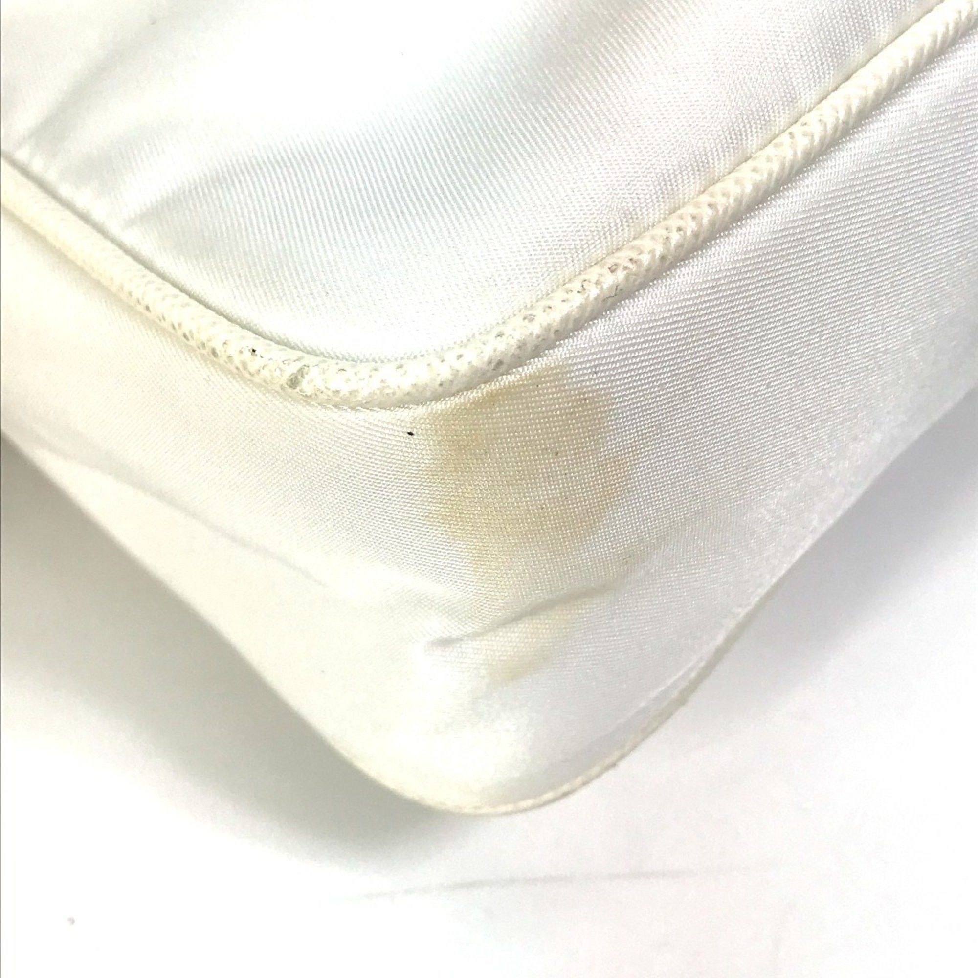 Prada PRADA 1BH204 triangle logo triangle logo plate Chain with crossbody pouch Shoulder Bag White Beige Size ONE SIZE - 2 Thumbnail