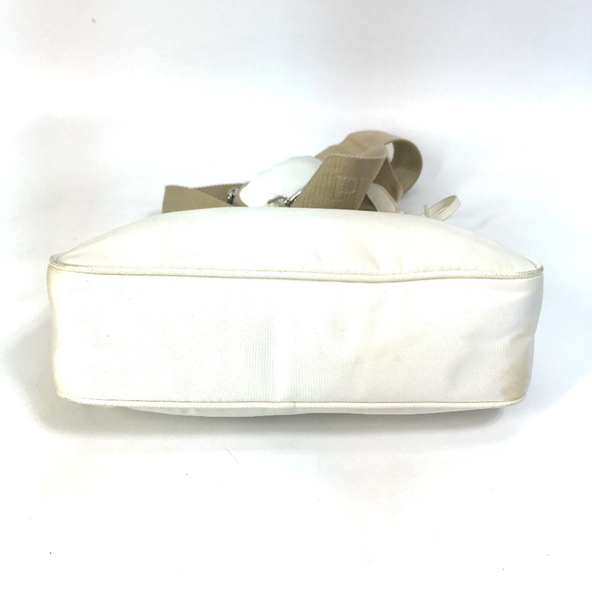 Prada PRADA 1BH204 triangle logo triangle logo plate Chain with crossbody pouch Shoulder Bag White Beige Size ONE SIZE - 3 Thumbnail