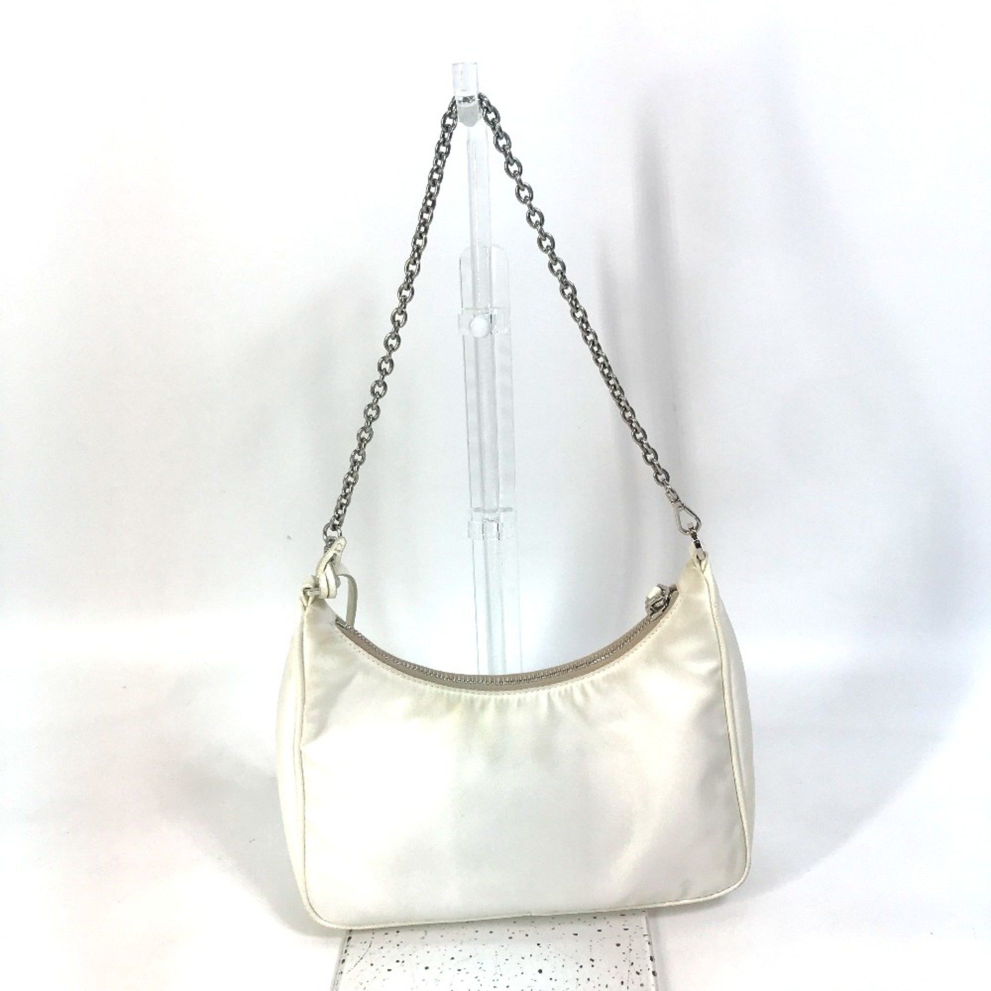 Prada PRADA 1BH204 triangle logo triangle logo plate Chain with crossbody pouch Shoulder Bag White Beige Size ONE SIZE - 4 Thumbnail