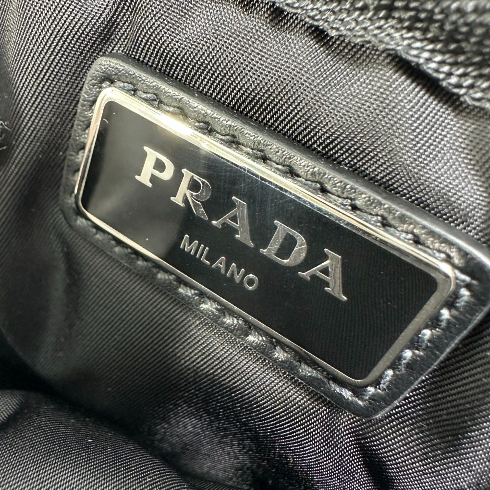 Prada PRADA 2NA026 triangle logo triangle logo plate Bicolor Pouch Red Black Size ONE SIZE - 9 Thumbnail