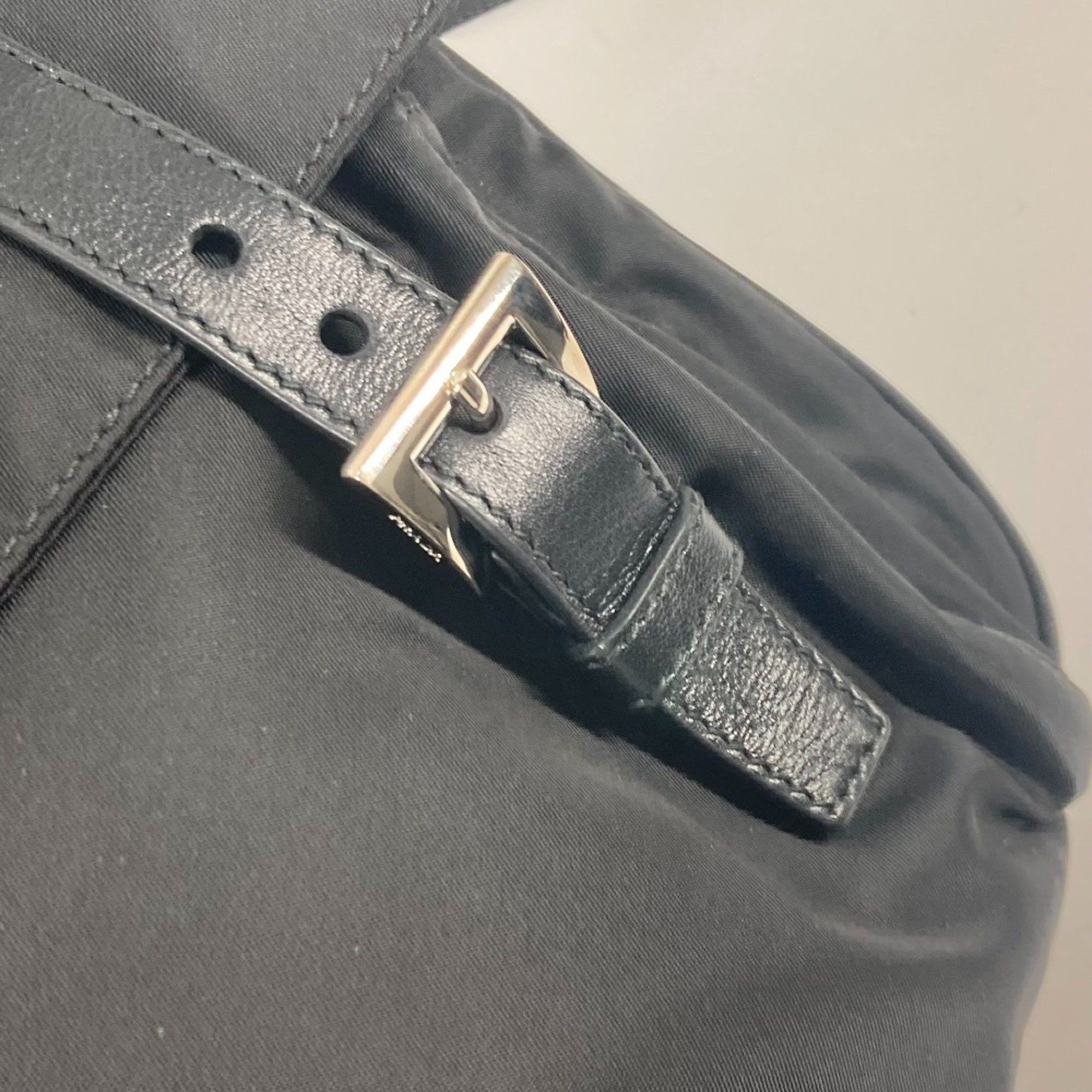 Prada PRADA BT0713 triangle logo triangle logo plate Crossbody bag Pochette Shoulder Bag Black Size ONE SIZE - 13 Thumbnail