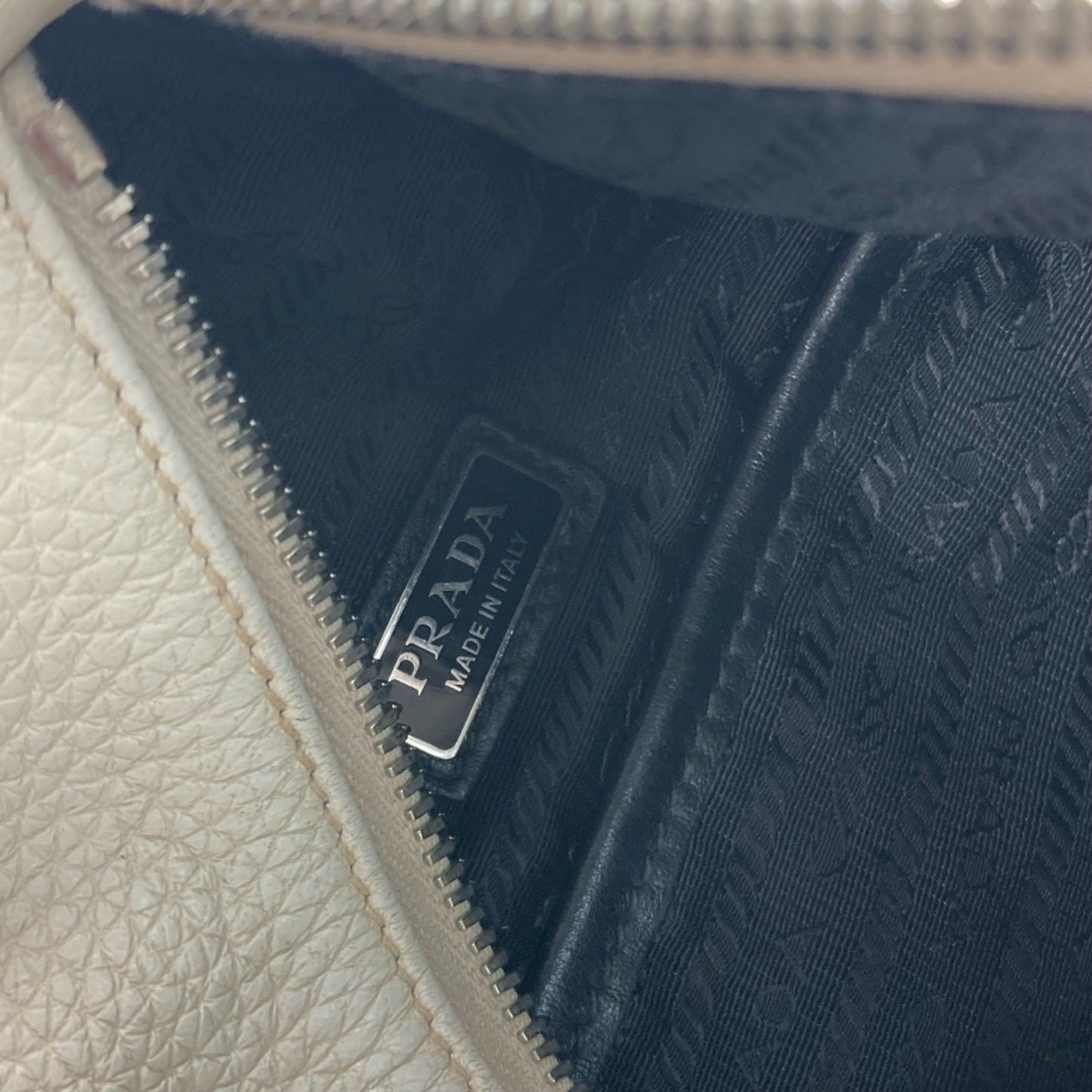 Prada PRADA 2VZ098 triangle logo triangle logo shoulder bag body bag Off White White Size ONE SIZE - 12 Thumbnail