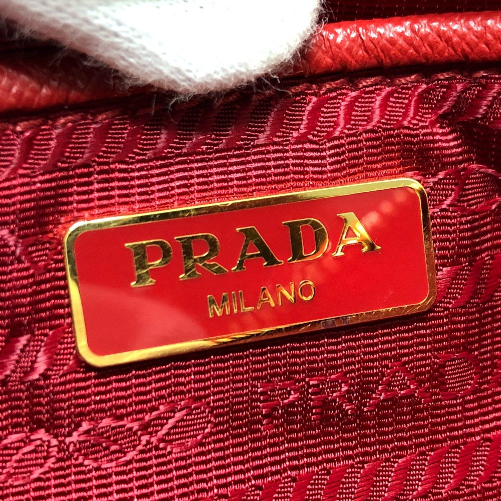 Prada PRADA triangle logo triangle logo plate Crossbody Pochette Shoulder Bag Red Size ONE SIZE - 11 Thumbnail