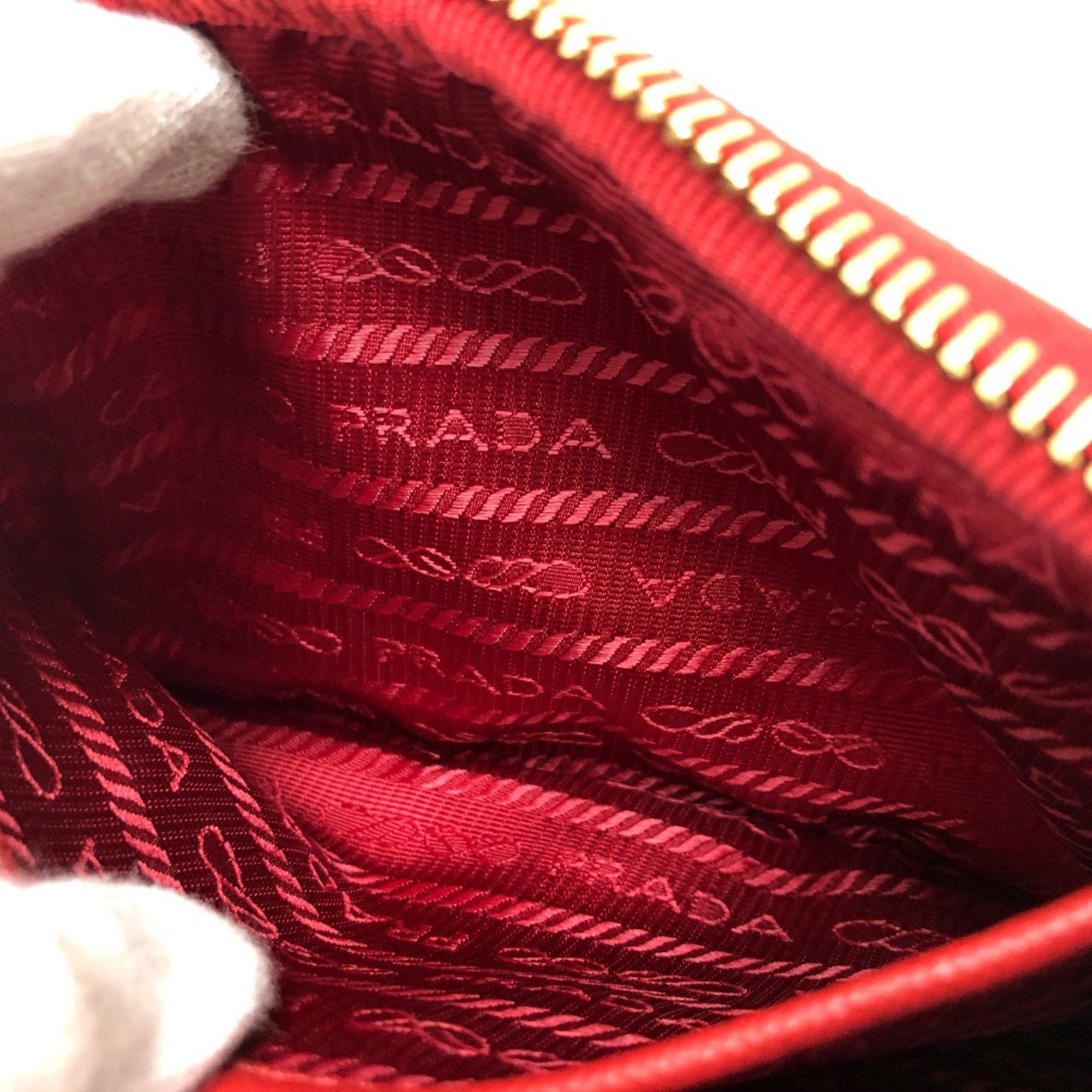 Prada PRADA triangle logo triangle logo plate Crossbody Pochette Shoulder Bag Red Size ONE SIZE - 10 Thumbnail