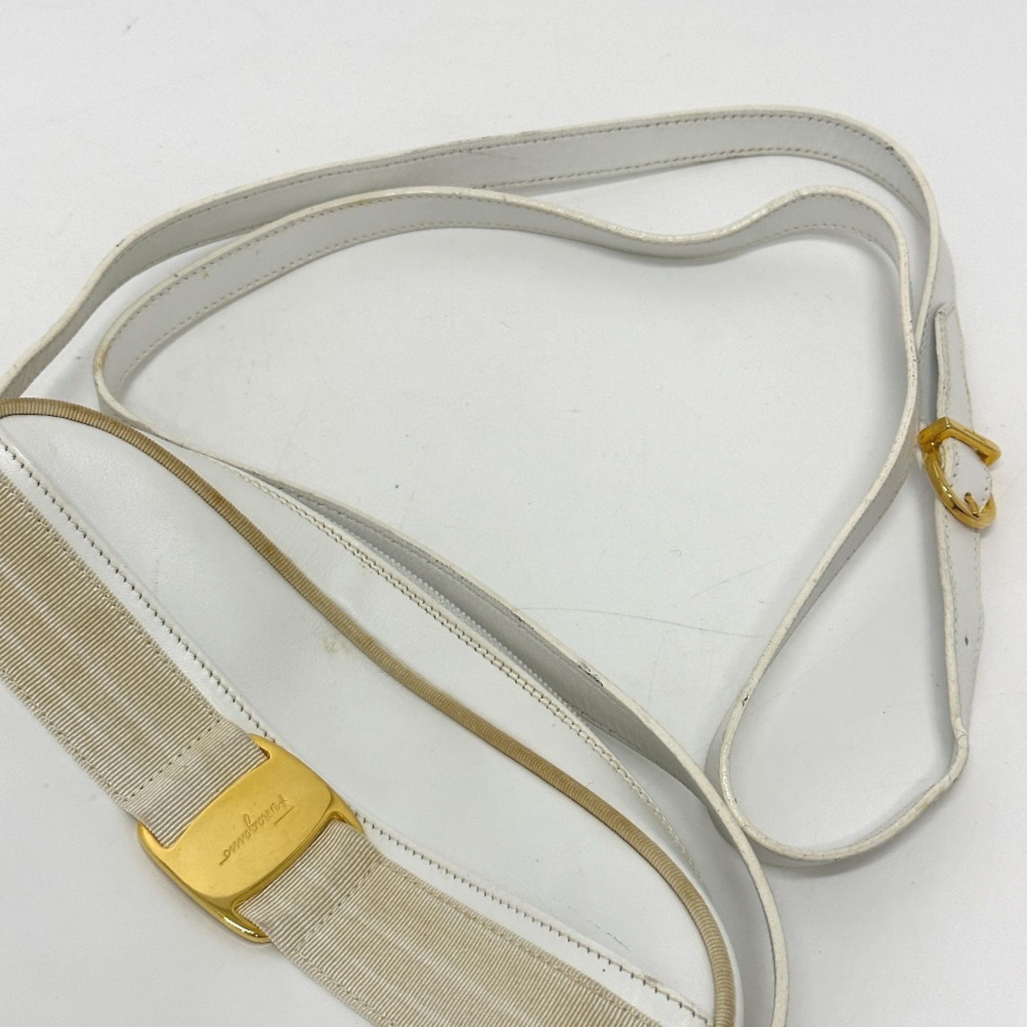 Salvatore Ferragamo Salvatore Ferragamo BA214183 Vala Shoulder Bag White GoldHardware Size ONE SIZE - 6 Thumbnail