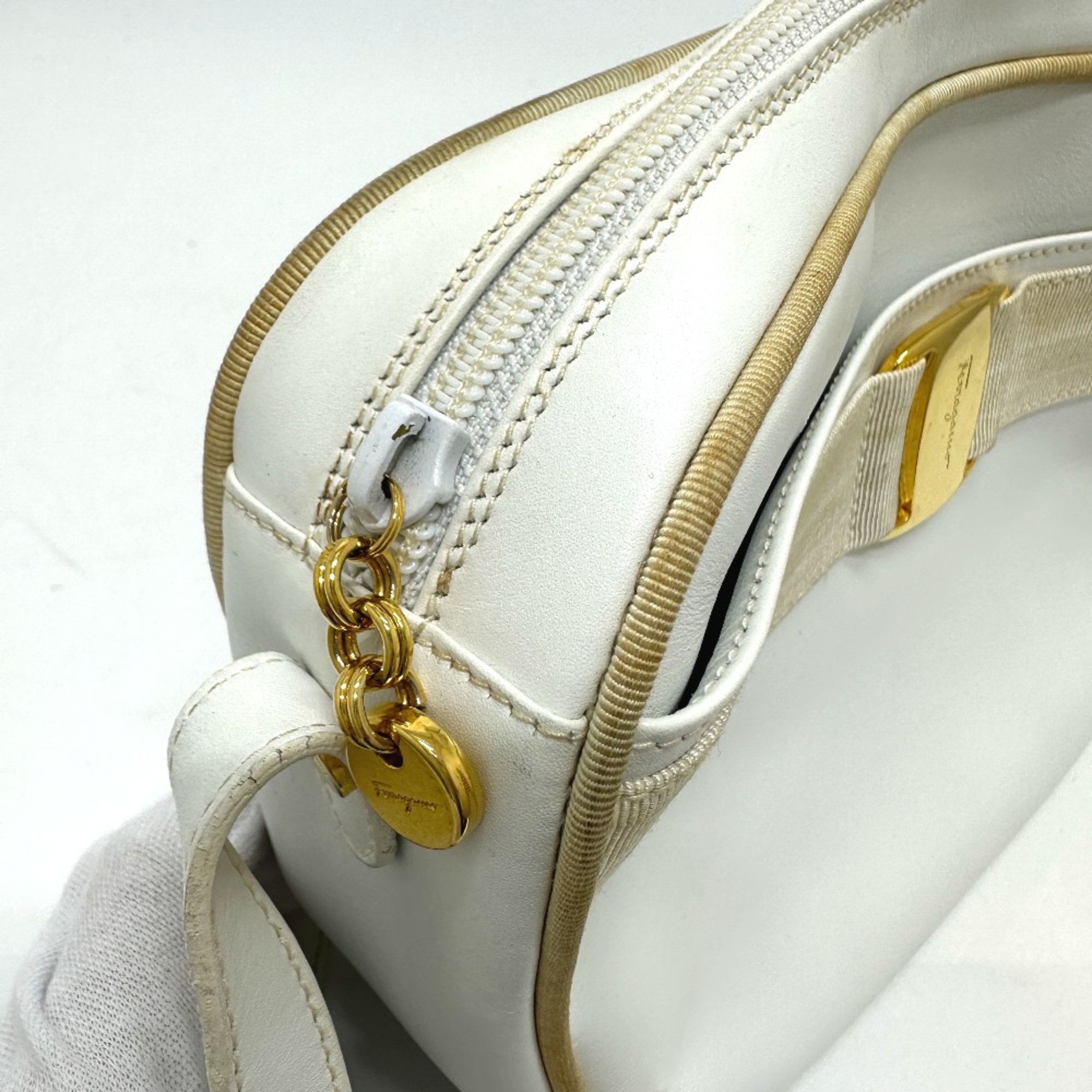 Salvatore Ferragamo Salvatore Ferragamo BA214183 Vala Shoulder Bag White GoldHardware Size ONE SIZE - 10 Thumbnail