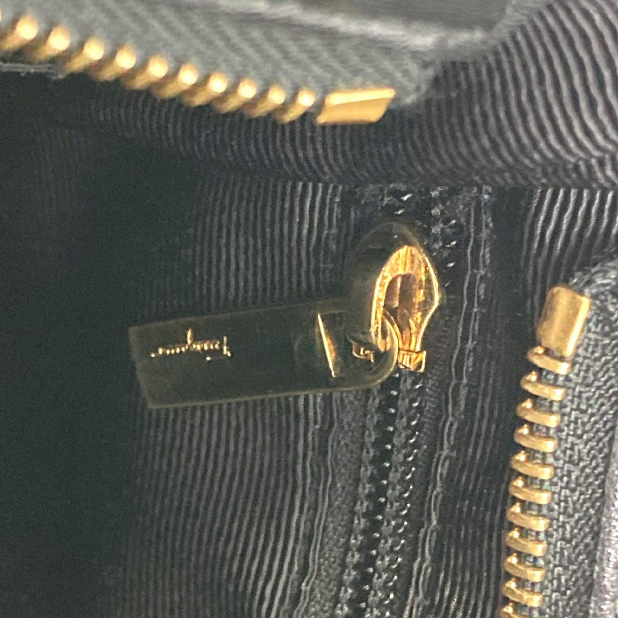 Salvatore Ferragamo Salvatore Ferragamo EE-21-E196 Vala bag flat bag Shoulder Bag Black Size ONE SIZE - 14 Thumbnail
