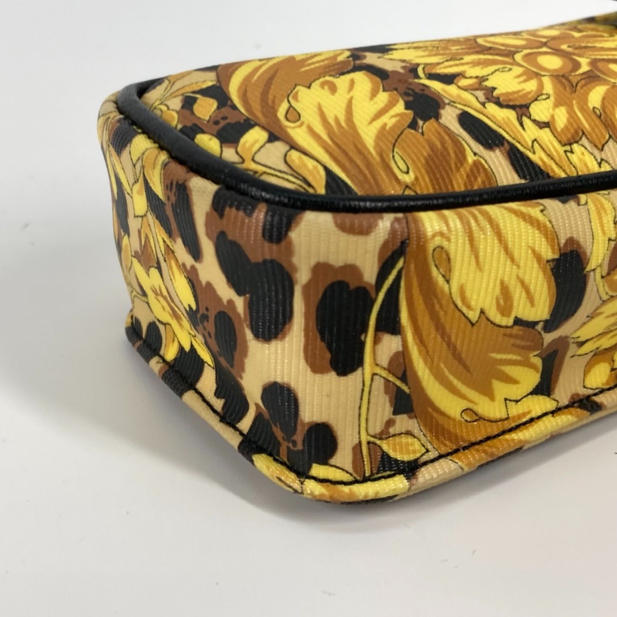 Versace Versace Pochette bag vintage Chain mobile case Shoulder Bag yellow Black Size ONE SIZE - 8 Thumbnail