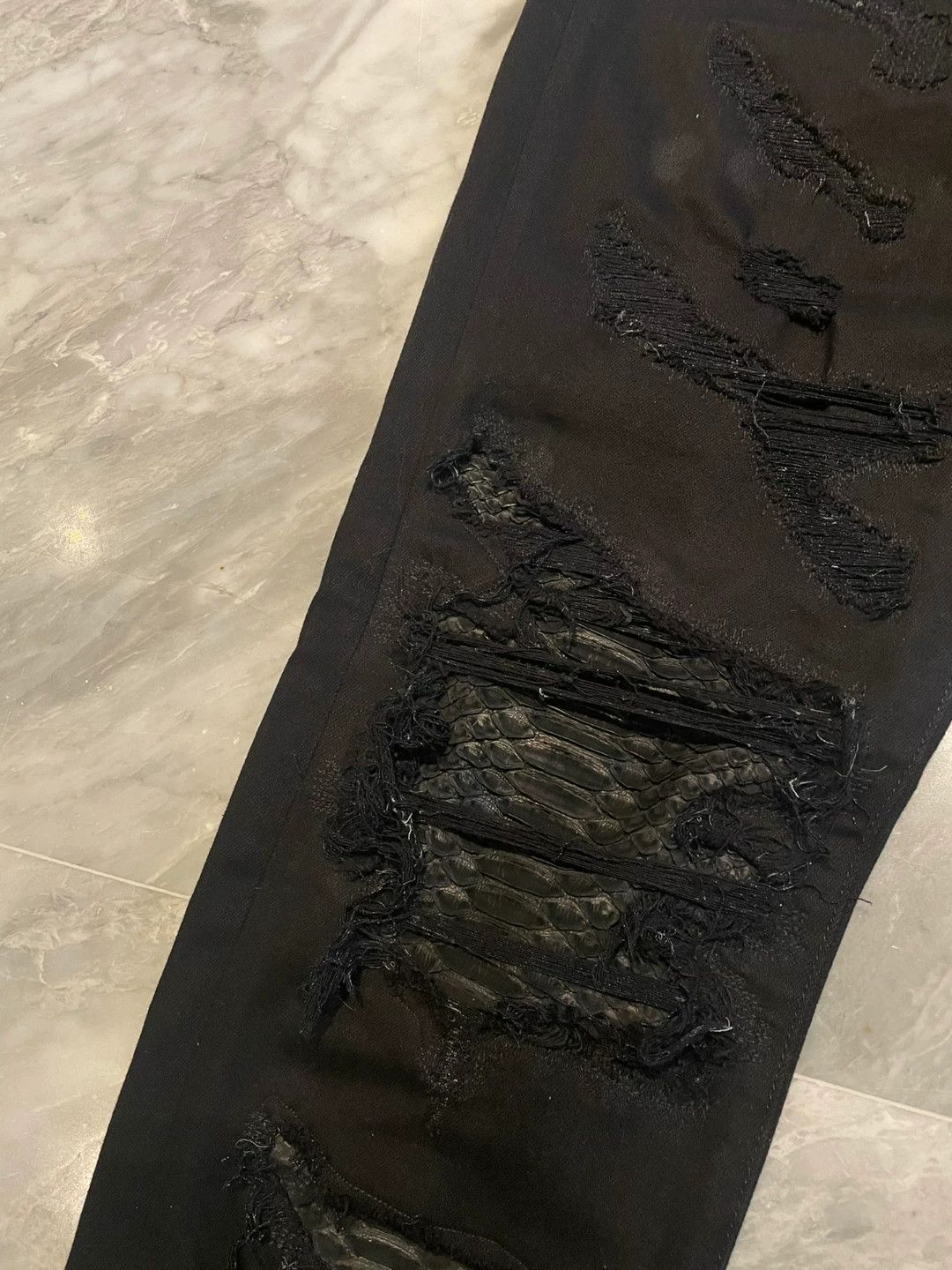 Amiri Amiri 16AW Black Snake Skin MX0 Jeans Size US 38 / EU 54 - 2 Thumbnail