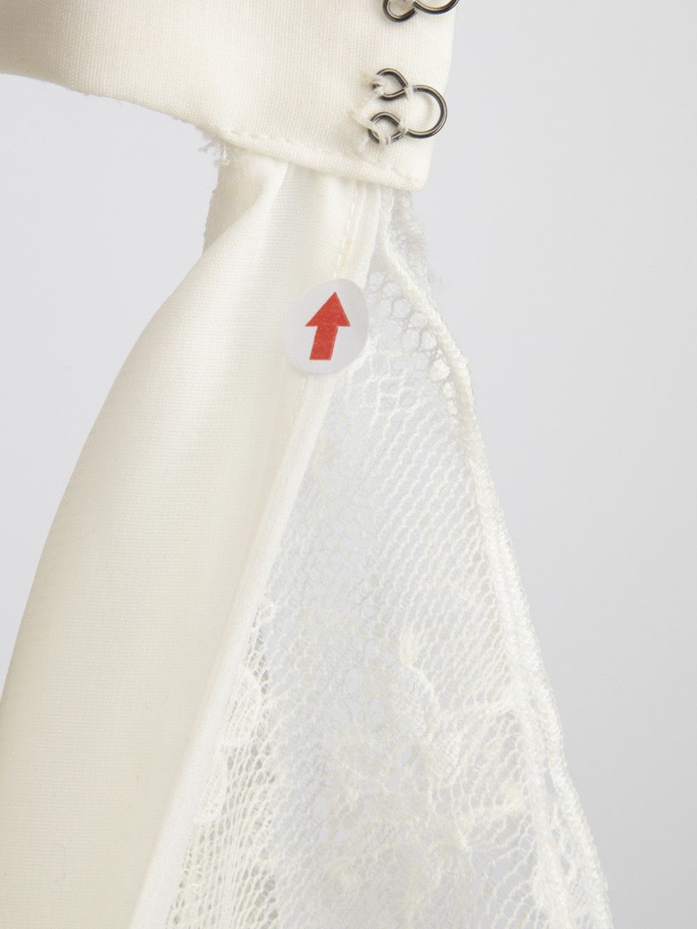 Alice + Olivia White Shoulder Cut Out Top Size M / US 6-8 / IT 42-44 - 6 Thumbnail