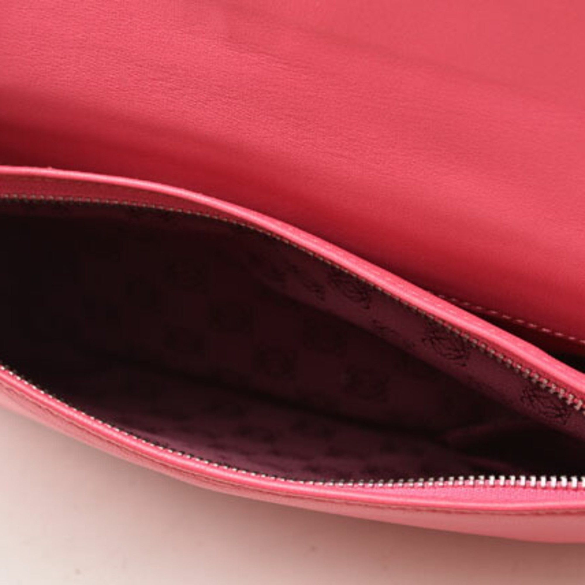 Loewe LOEWE Clutch Bag Second Pouch Lamb Leather Anagram Fuchsia Size ONE SIZE - 9 Thumbnail