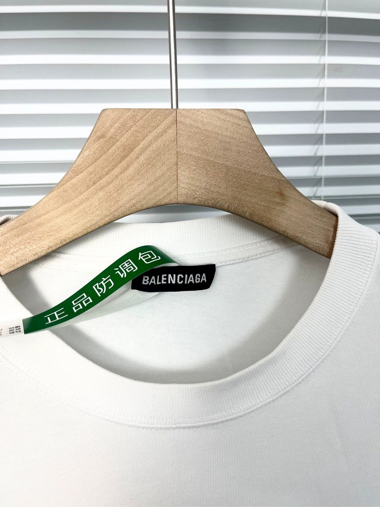 Balenciaga Balenciaga Band Model Short Sleeve Size US S / EU 44-46 / 1 - 4 Thumbnail