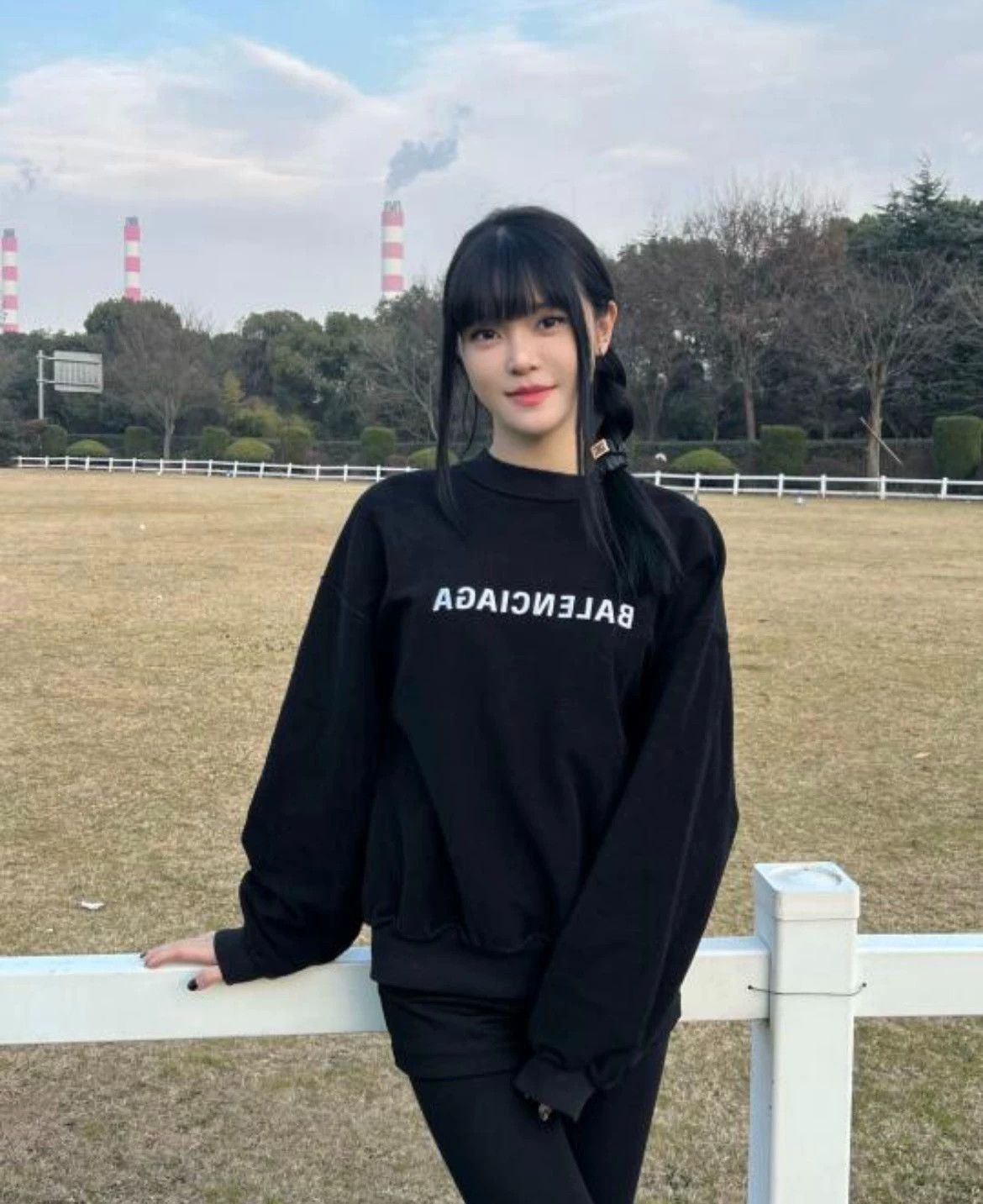 Balenciaga Balenciaga Mirror Logo Apple Embroidered Long Sleeve Size US M / EU 48-50 / 2 - 4 Thumbnail