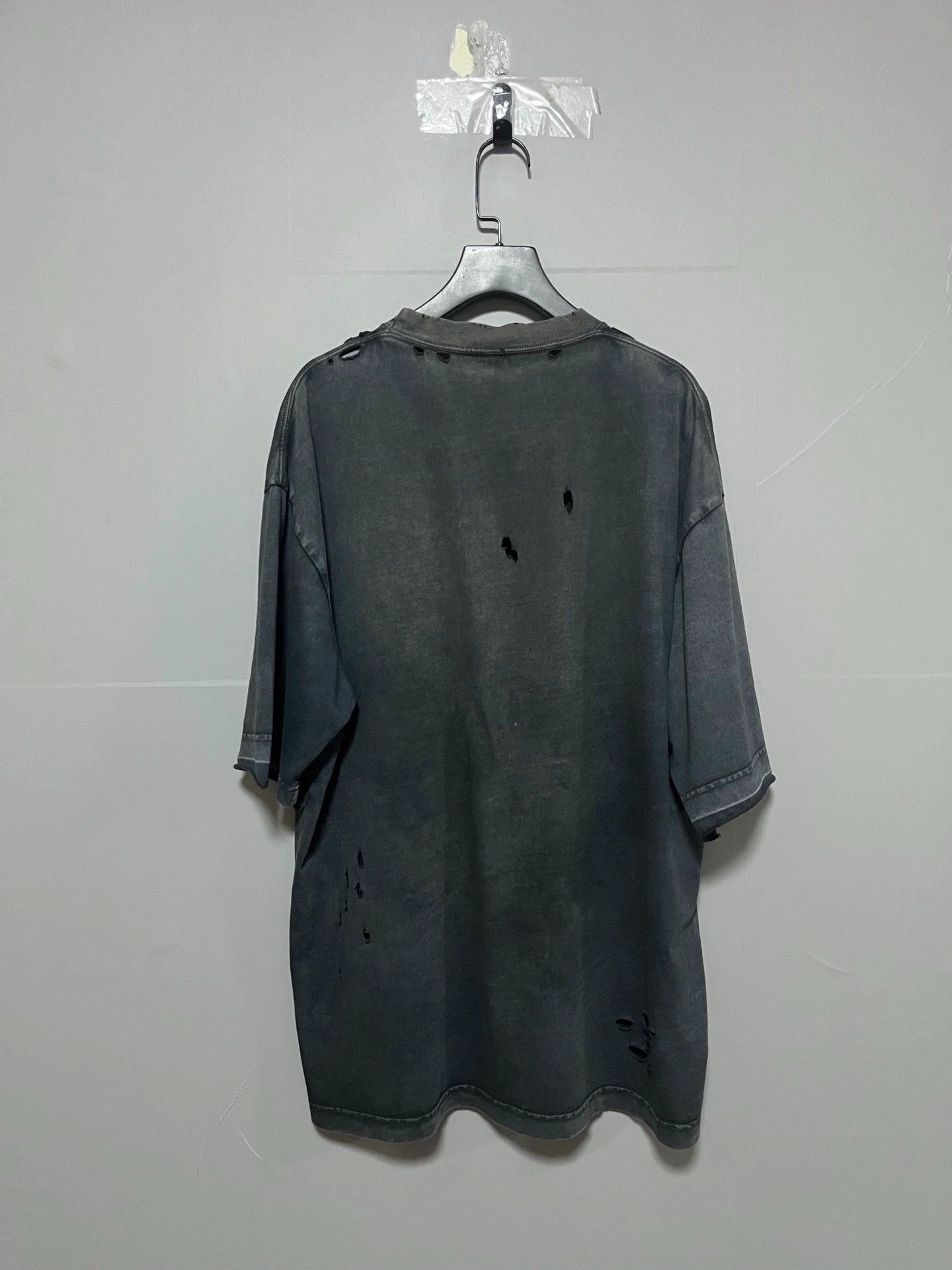 Balenciaga Balenciaga old damage with double B scissors logo and short sleeves Size US M / EU 48-50 / 2 - 2 Thumbnail