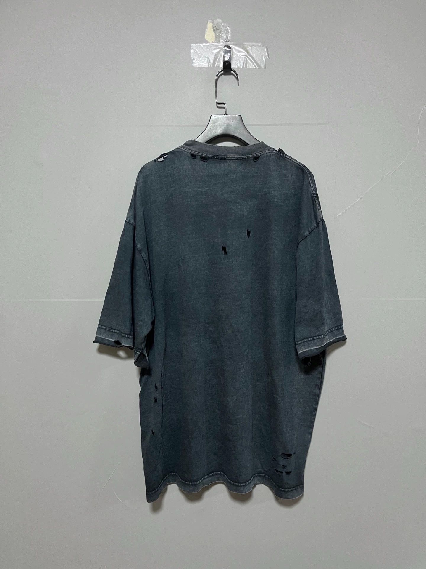 Balenciaga Balenciaga doing old damage with double B scissors logo and short sleeves Size US L / EU 52-54 / 3 - 2 Thumbnail