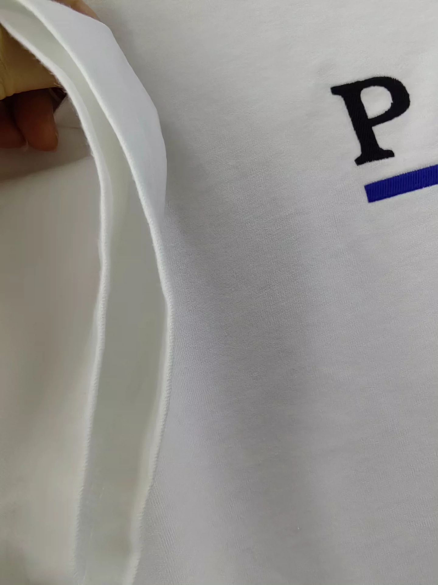 Balenciaga Balenciaga White Crown Logo short sleeve shirt Size US S / EU 44-46 / 1 - 8 Thumbnail