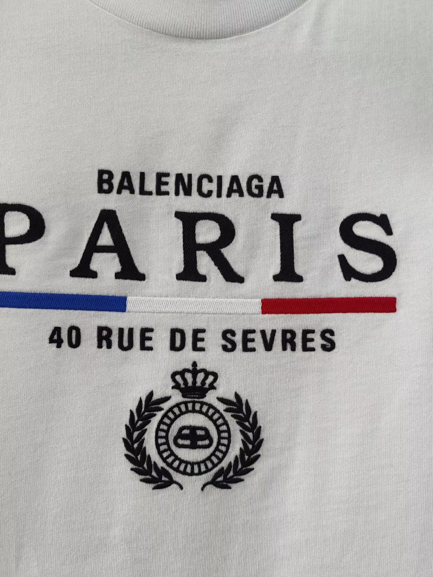 Balenciaga Balenciaga White Crown Logo short sleeve shirt Size US S / EU 44-46 / 1 - 2 Thumbnail