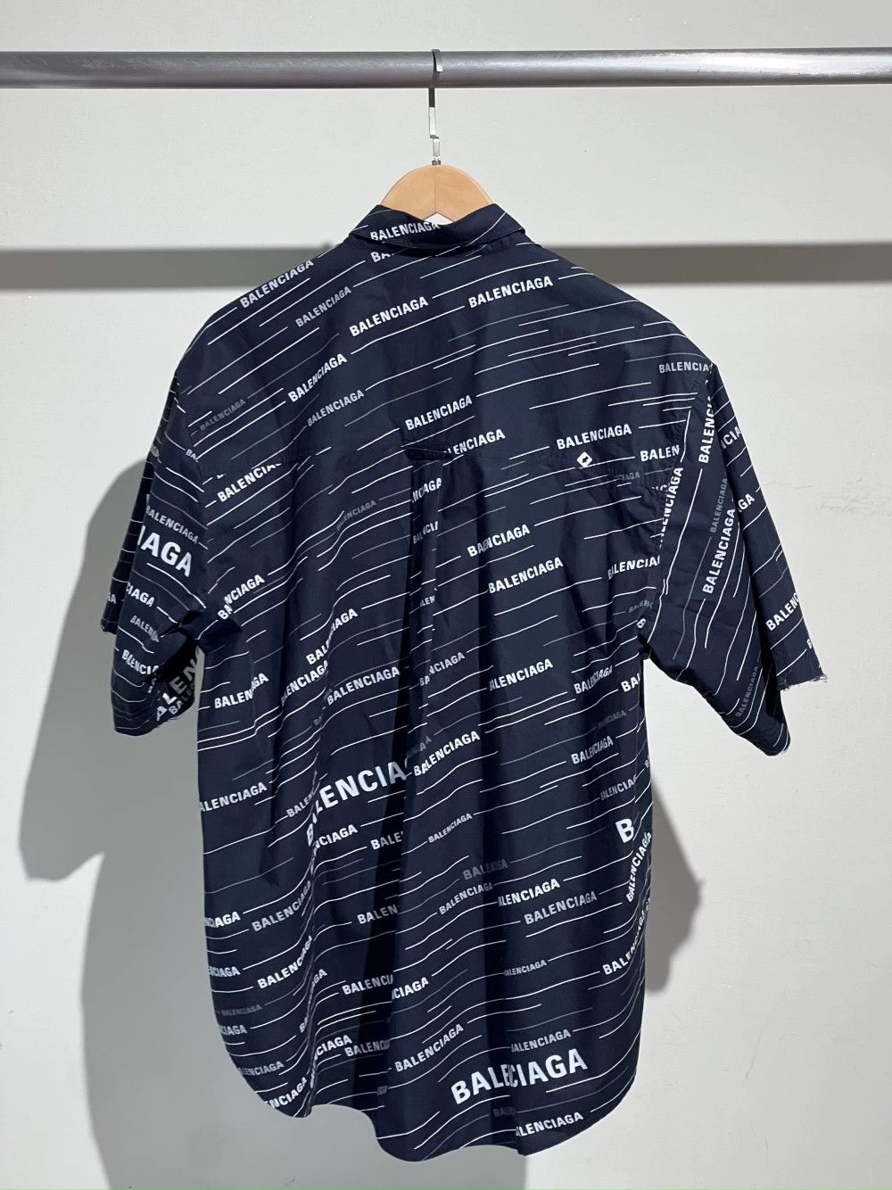 Balenciaga Balenciaga Letter Logo White Barrage Short Sleeve Size US XS / EU 42 / 0 - 4 Thumbnail