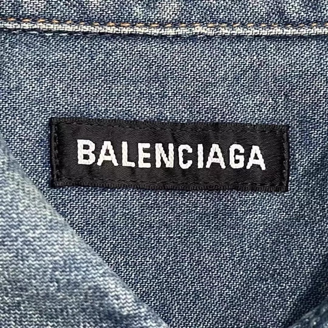 Balenciaga Balenciaga embroidered logo light blue washed denim shirt Size US S / EU 44-46 / 1 - 4 Thumbnail