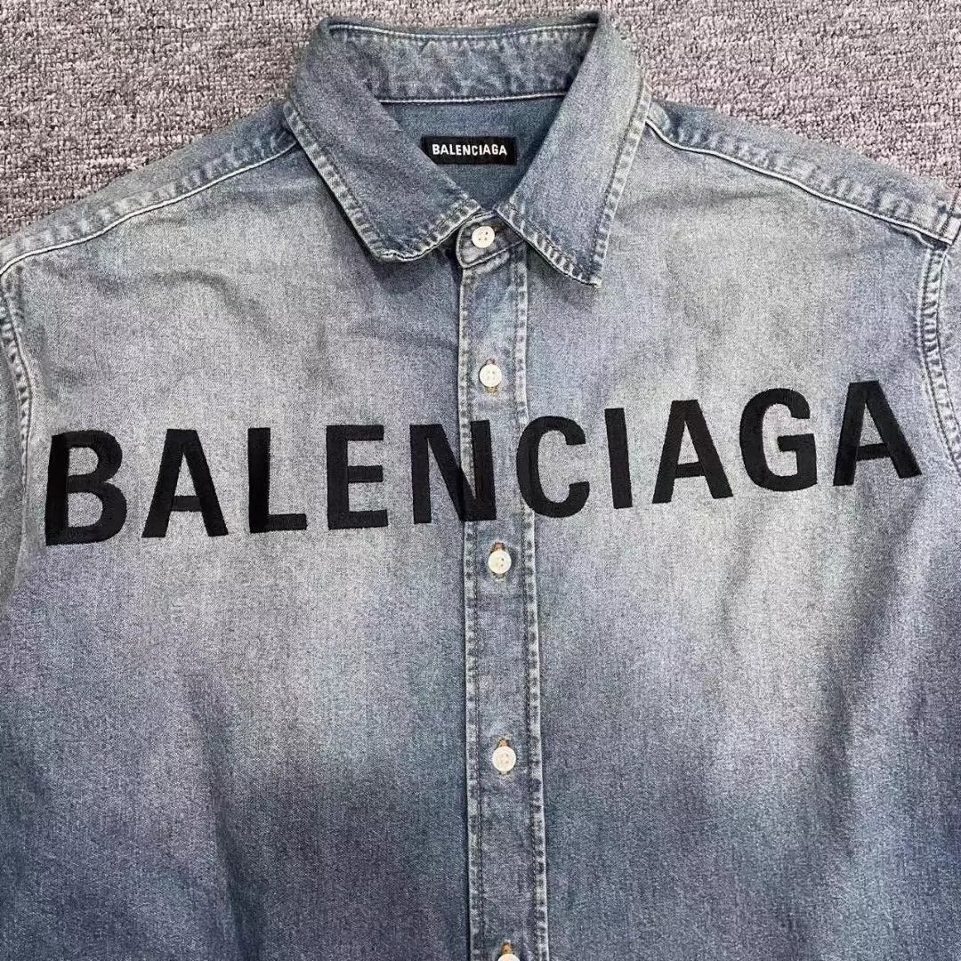 Balenciaga Balenciaga embroidered logo light blue washed denim shirt Size US S / EU 44-46 / 1 - 3 Thumbnail