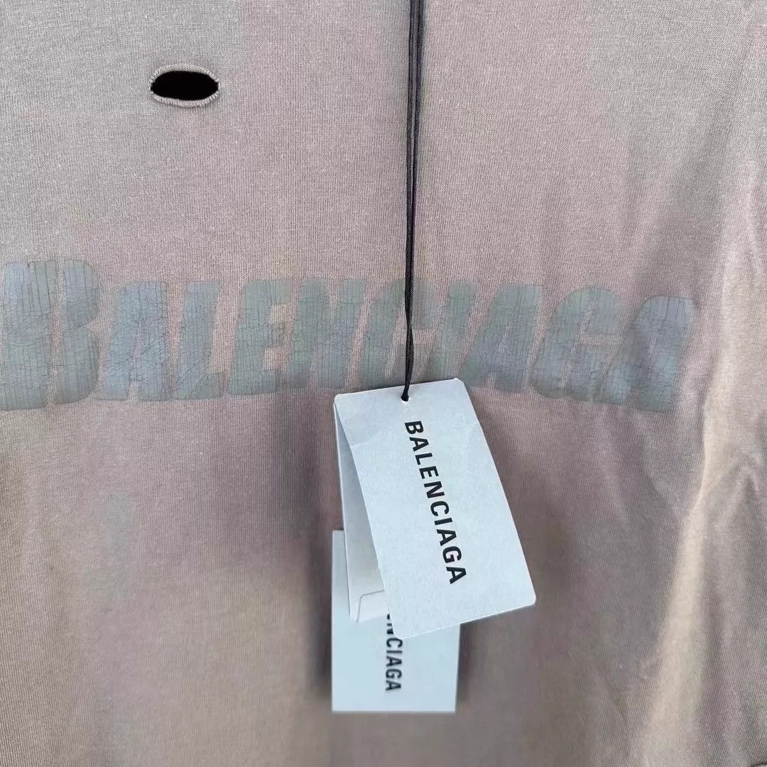 Balenciaga Balenciaga big hole short sleeved shirt Size US XS / EU 42 / 0 - 3 Thumbnail