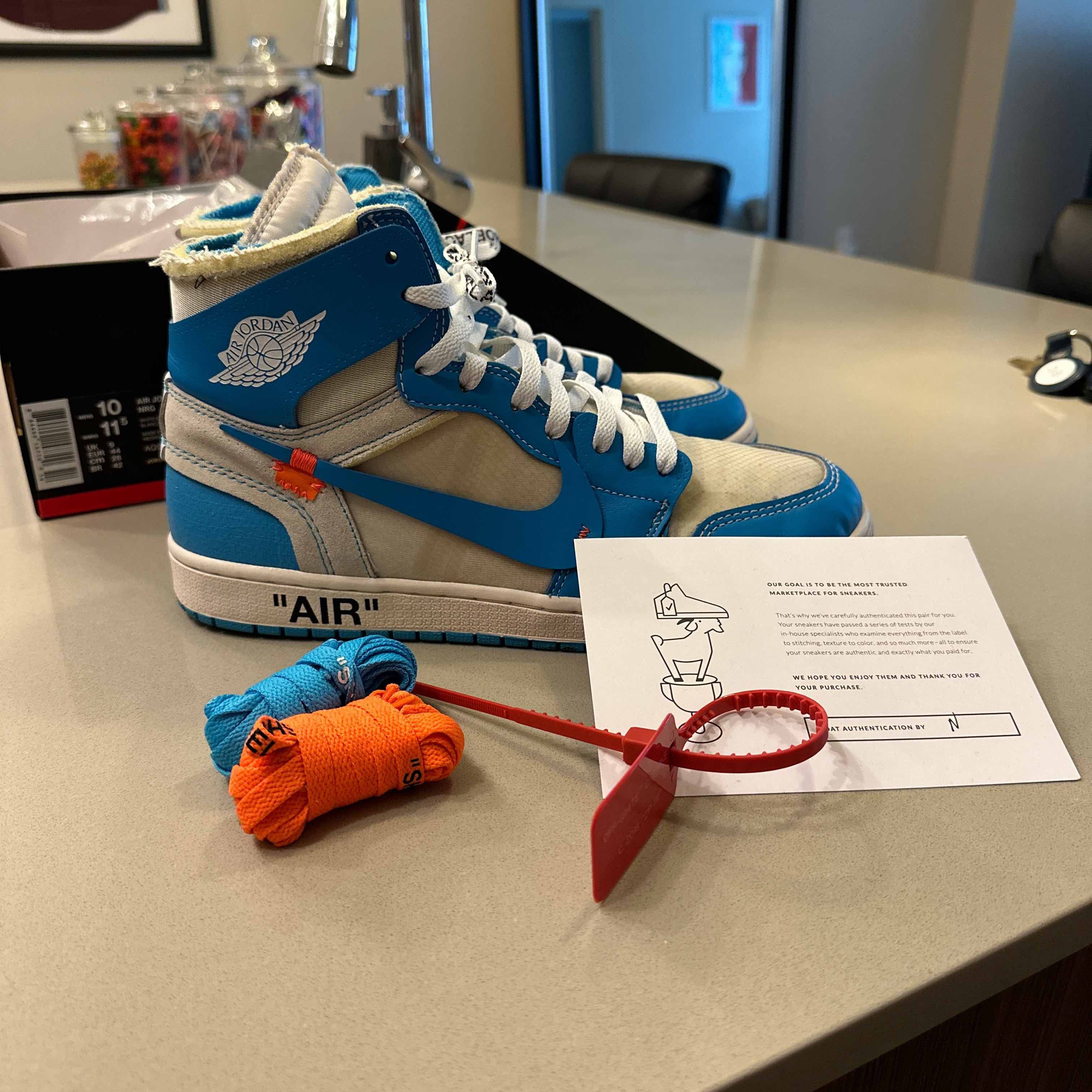 Jordan Brand Off-White x Air Jordan 1 Retro High OG UNC Size US 10 / EU 43 - 6 Thumbnail
