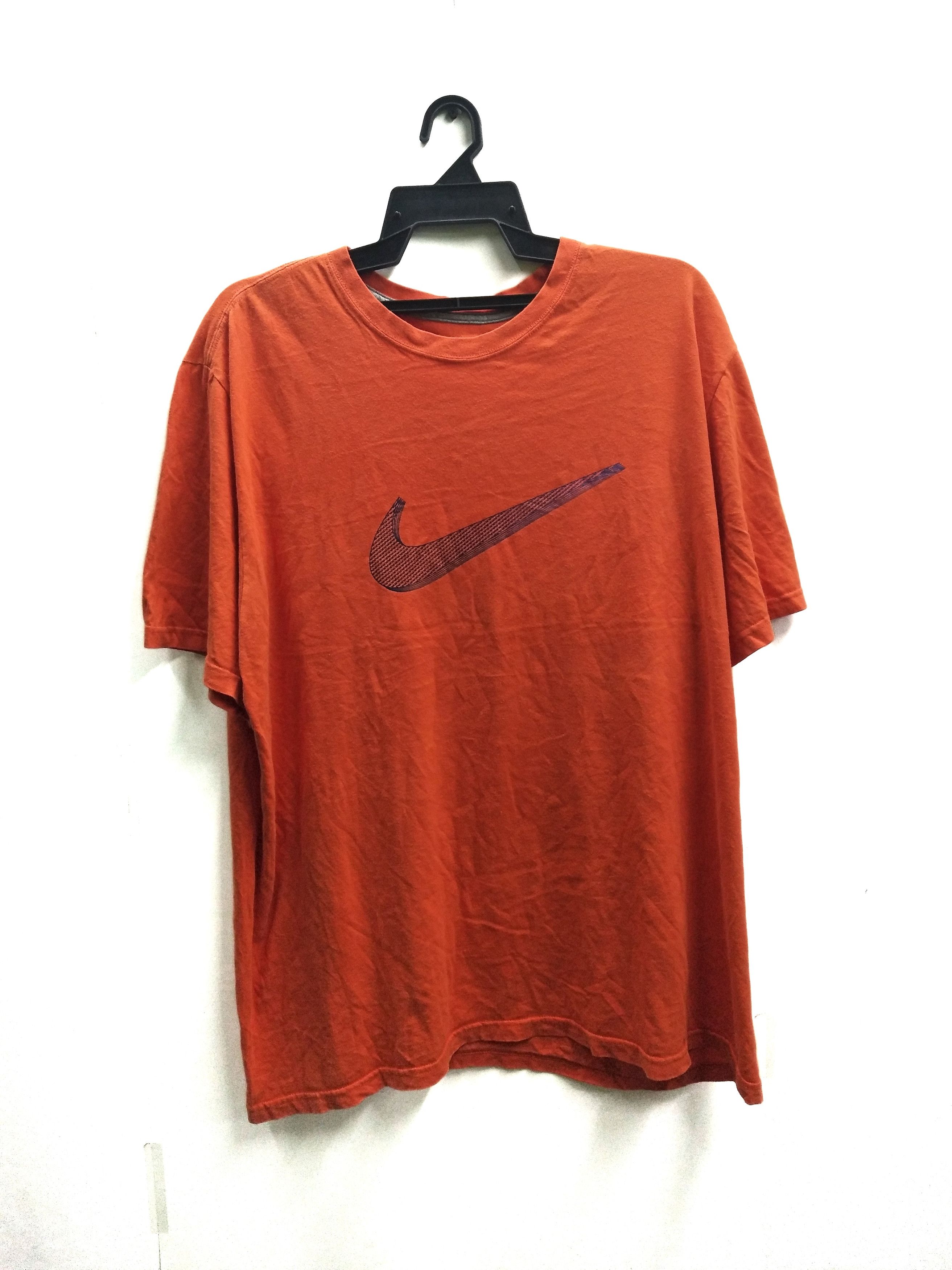 Nike 🔥 Vintage NIKE big logo swoosh t shirt Size US XL / EU 56 / 4 - 1 Thumbnail