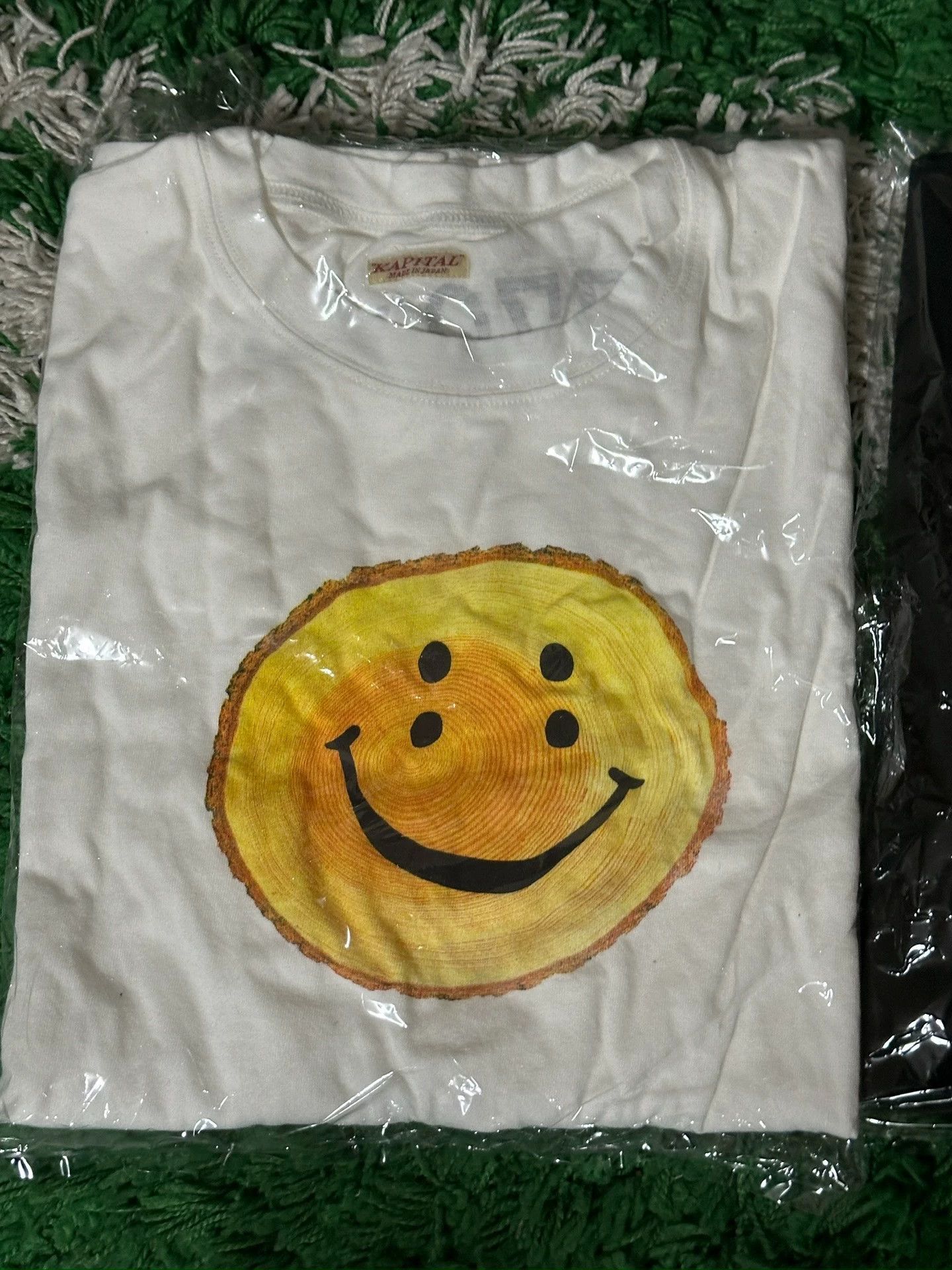 Kapital kapital smiling face four eyes short sleeves Size US M / EU 48-50 / 2 - 2 Thumbnail