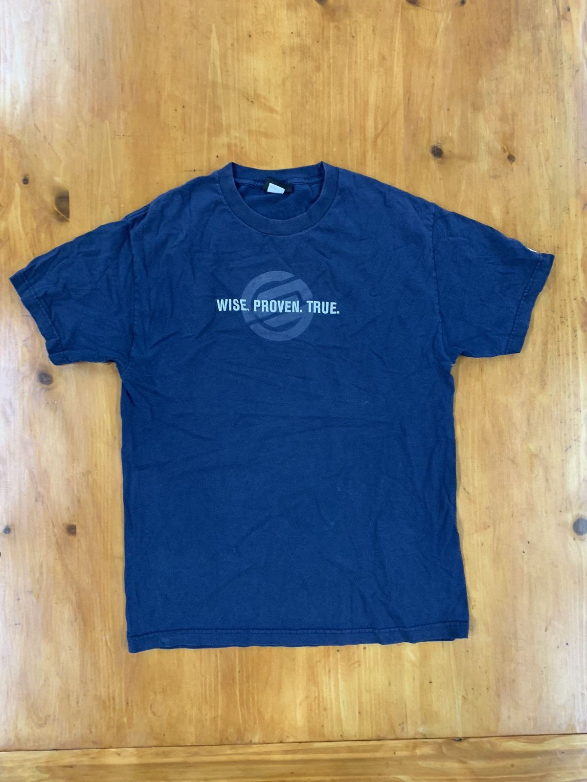 Vintage Vintage Wise Proven True Santa Cruz Skateboards Tee Size US L / EU 52-54 / 3 - 1 Thumbnail