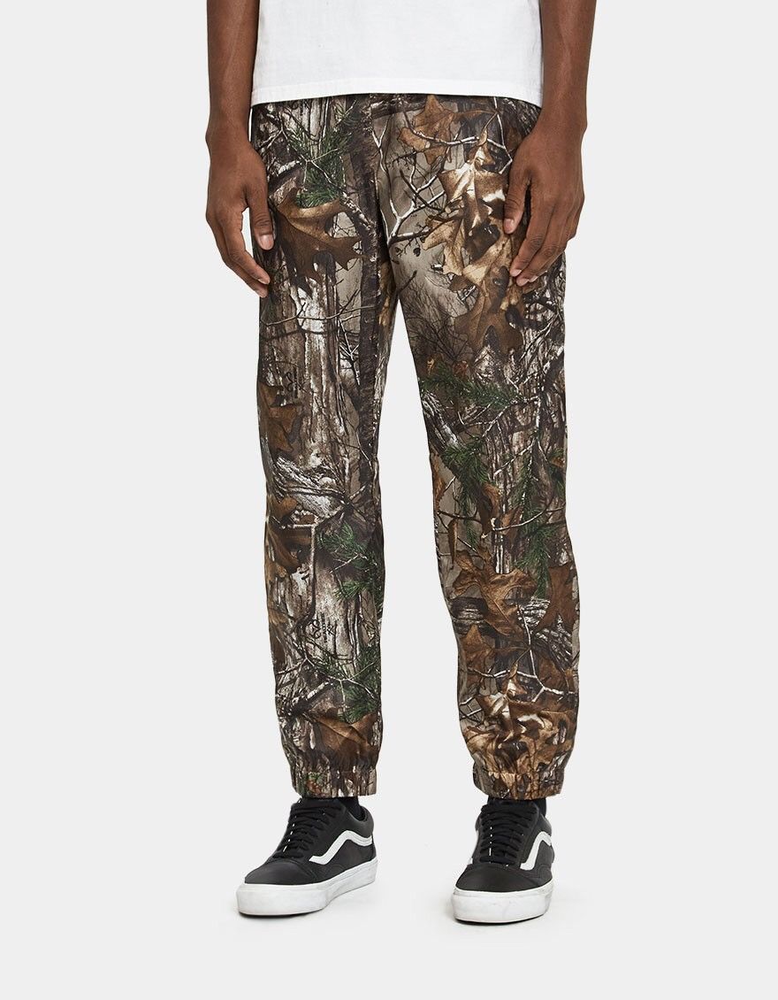 Stussy Stussy X Realtree Camo Pants. Size Small. SOLD OUT Size US 30 / EU 46 - 1 Preview