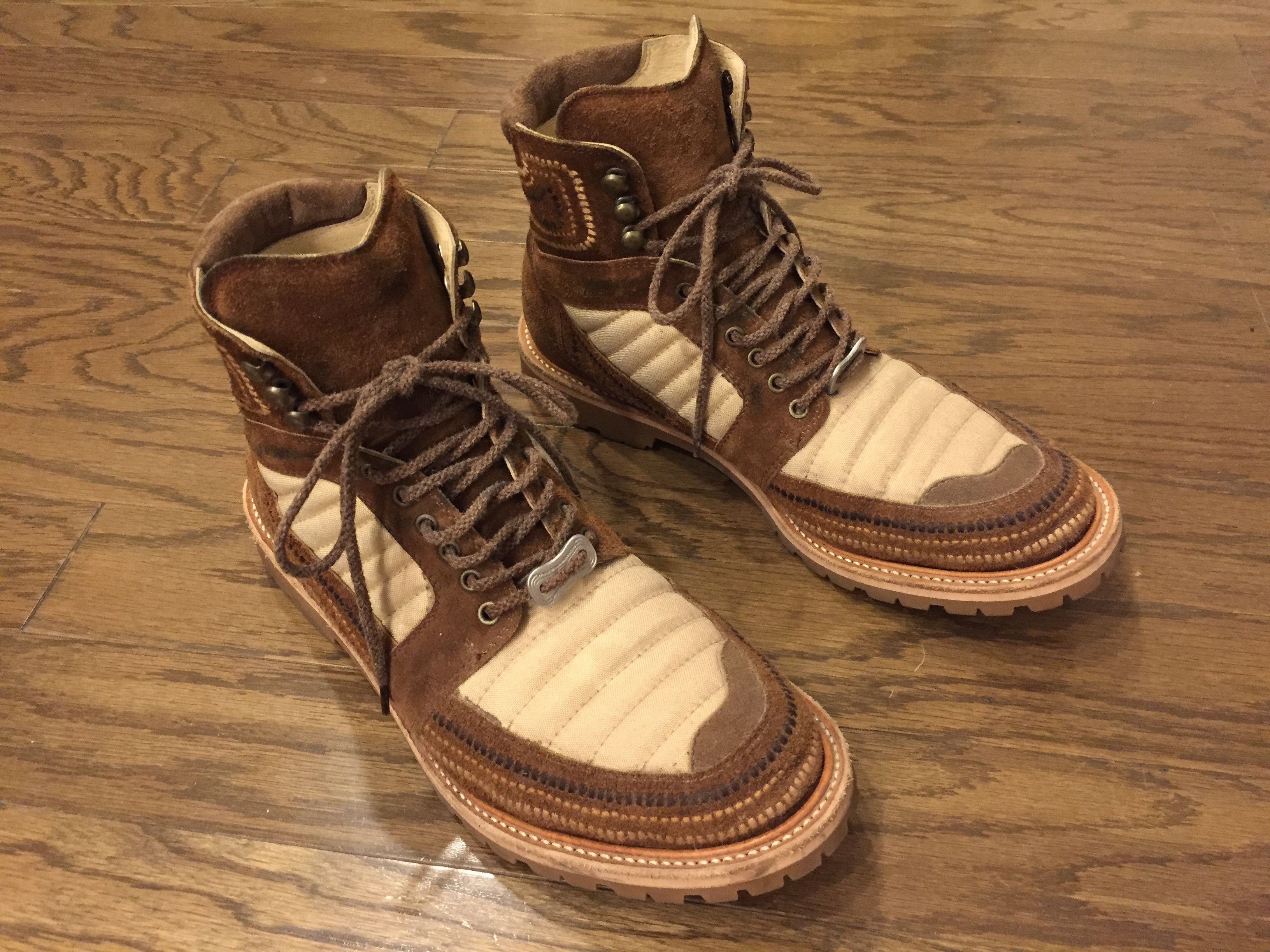 Norgay Embroidered Mountain Boot
