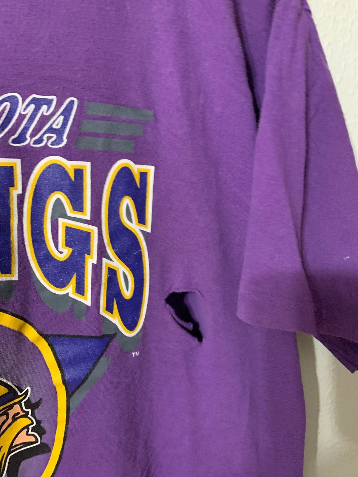 Vintage Vintage Minnesota Vikings T-Shirt Size US XL / EU 56 / 4 - 2 Thumbnail