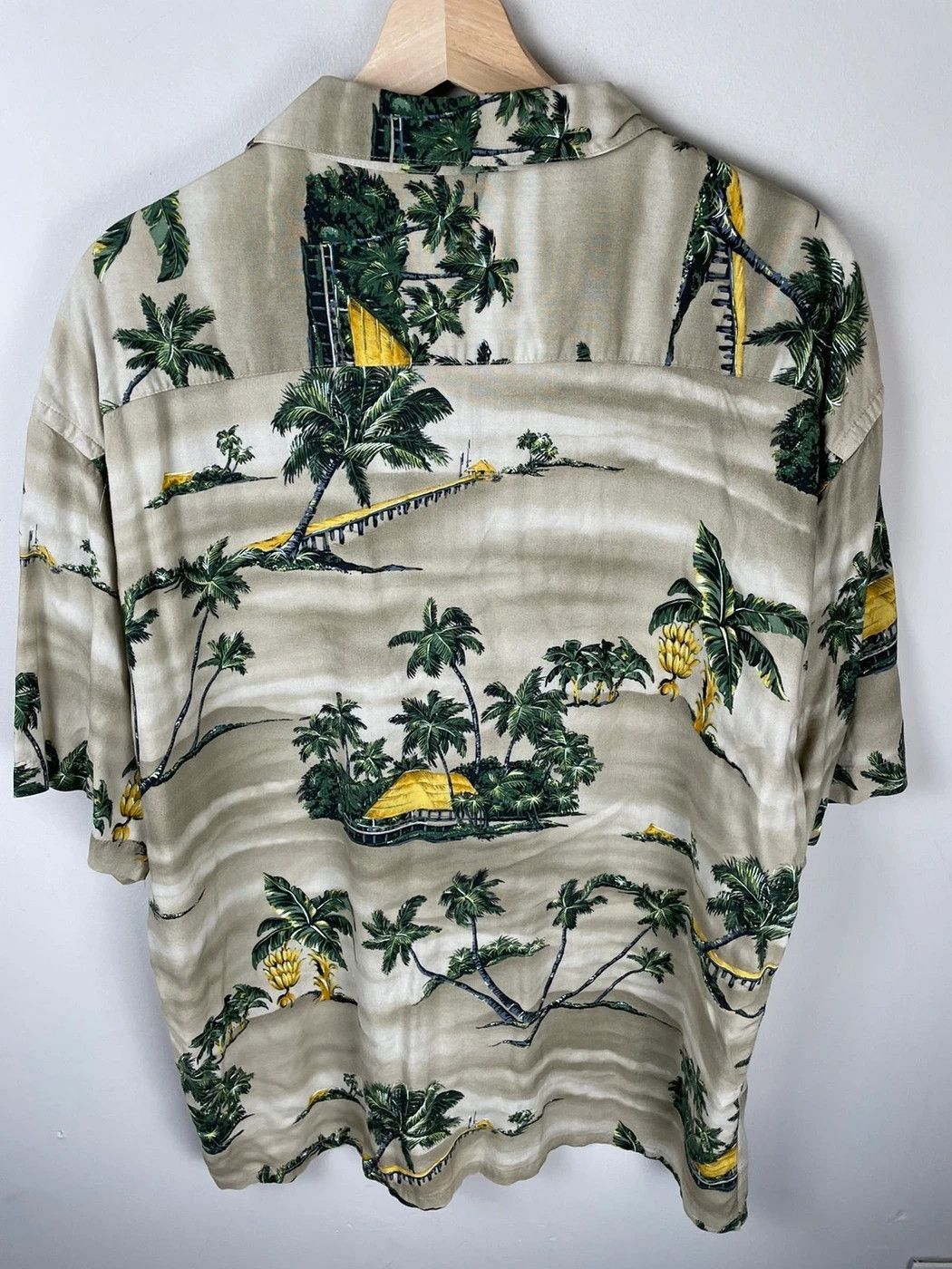 Vintage Vintage Hawaiian Tan Rayon Shirt Size US XL / EU 56 / 4 - 2 Thumbnail