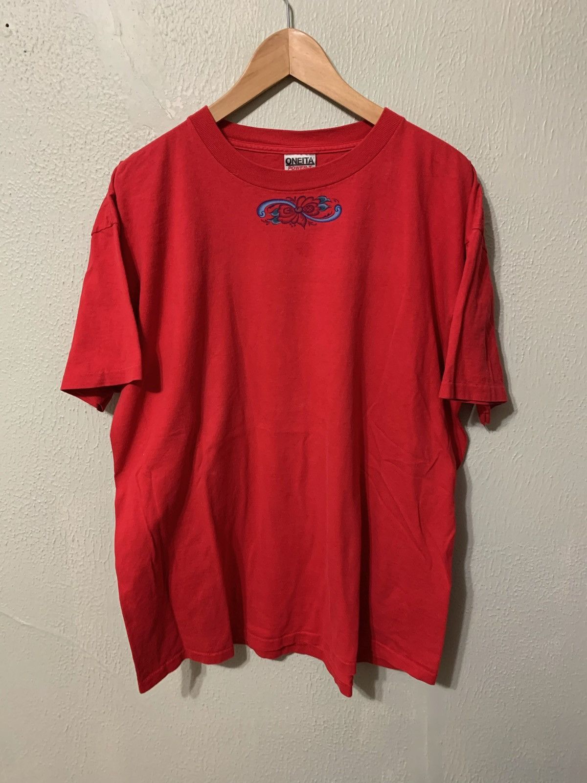 Vintage Vintage Red Floral Art T-Shirt Size US XL / EU 56 / 4 - 2 Thumbnail
