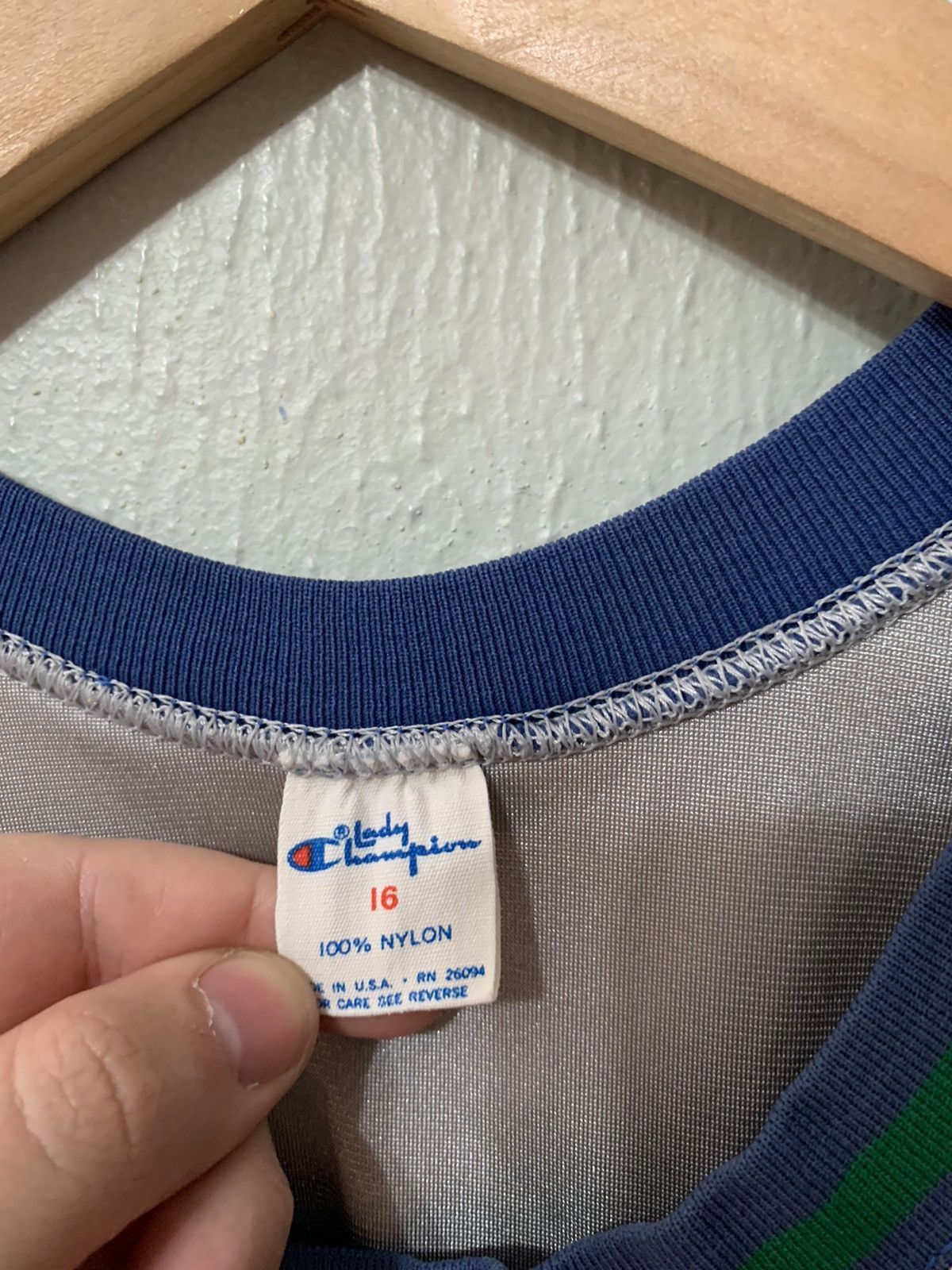 Champion × Vintage Vintage Champion MN Lakers Jersey #24 Size US S / EU 44-46 / 1 - 3 Thumbnail