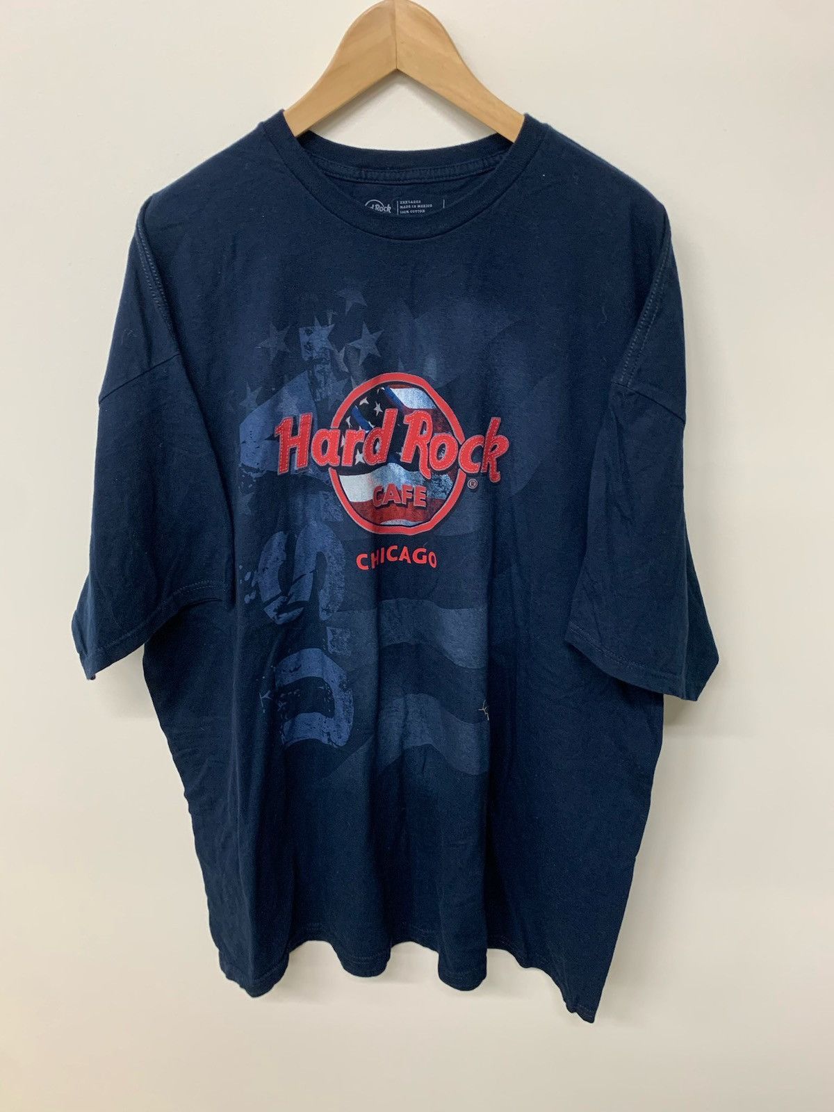 Vintage Vintage Hard Rock Cafe Chicago Flag Tee Size US XXL / EU 58 / 5 - 3 Thumbnail