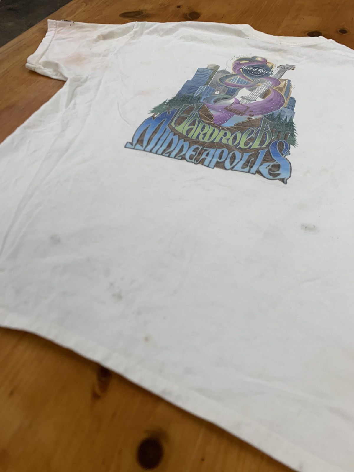 Vintage Vintage Hard Rock Cafe Minneapolis Guitar Skyscraper Tee Size US L / EU 52-54 / 3 - 6 Thumbnail