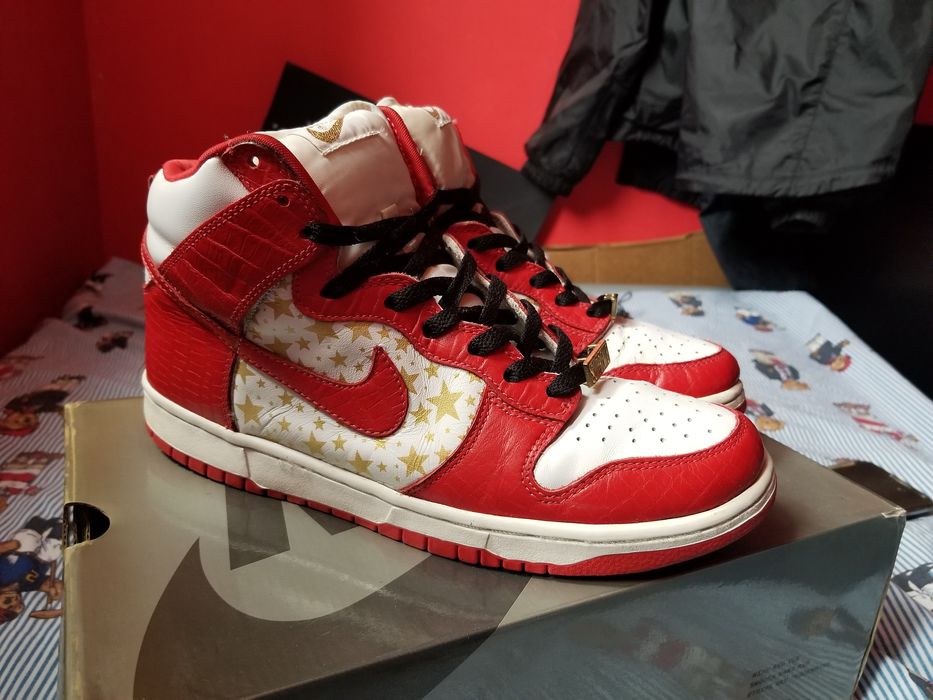 Nike dunk high pro best sale sb supreme red stars