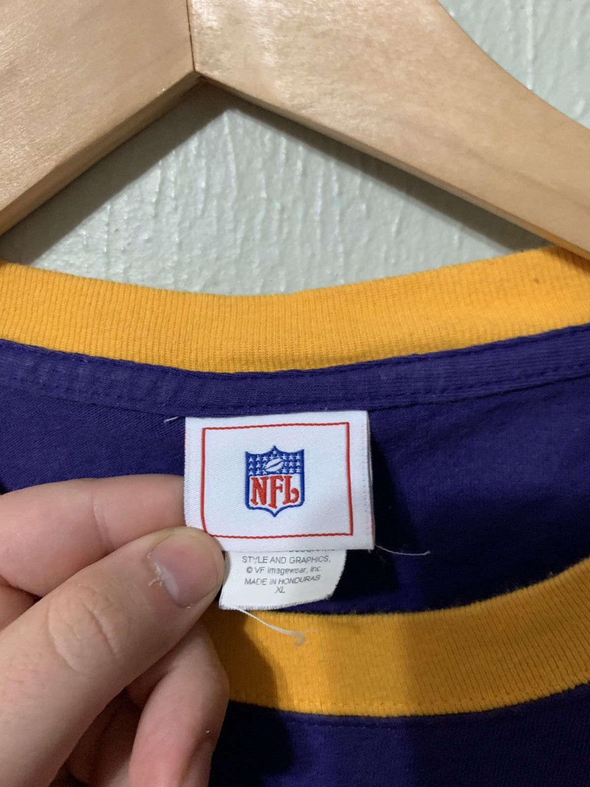Vintage Vintage MN Vikings Embroider Logo Yellow Collar Tee Size US XL / EU 56 / 4 - 3 Thumbnail