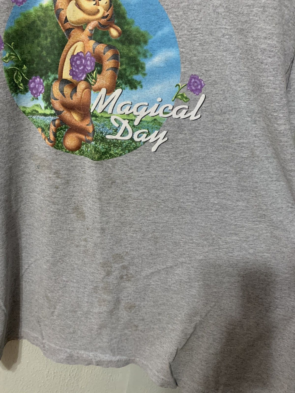 Vintage Vintage Disney Tigger Magical Day Tee Size US XL / EU 56 / 4 - 4 Thumbnail