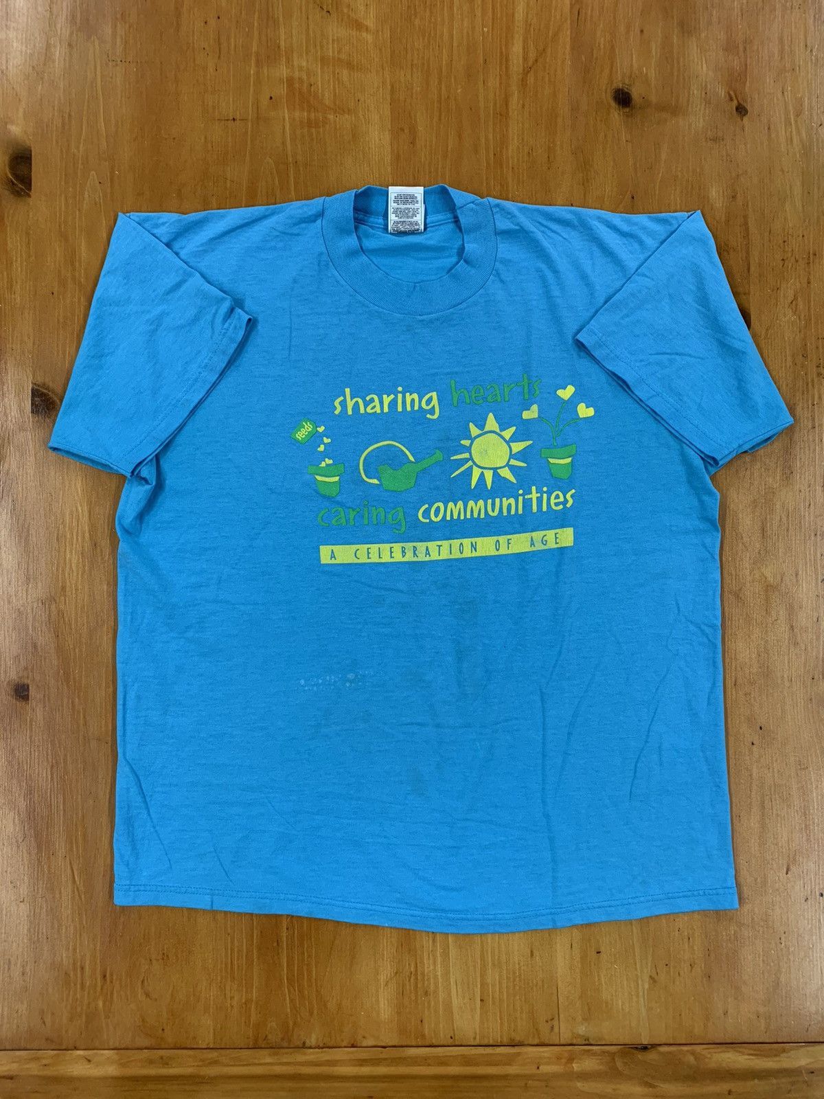 Vintage Vintage Sharing Hearts Caring Communities Tee Size US XL / EU 56 / 4 - 1 Thumbnail