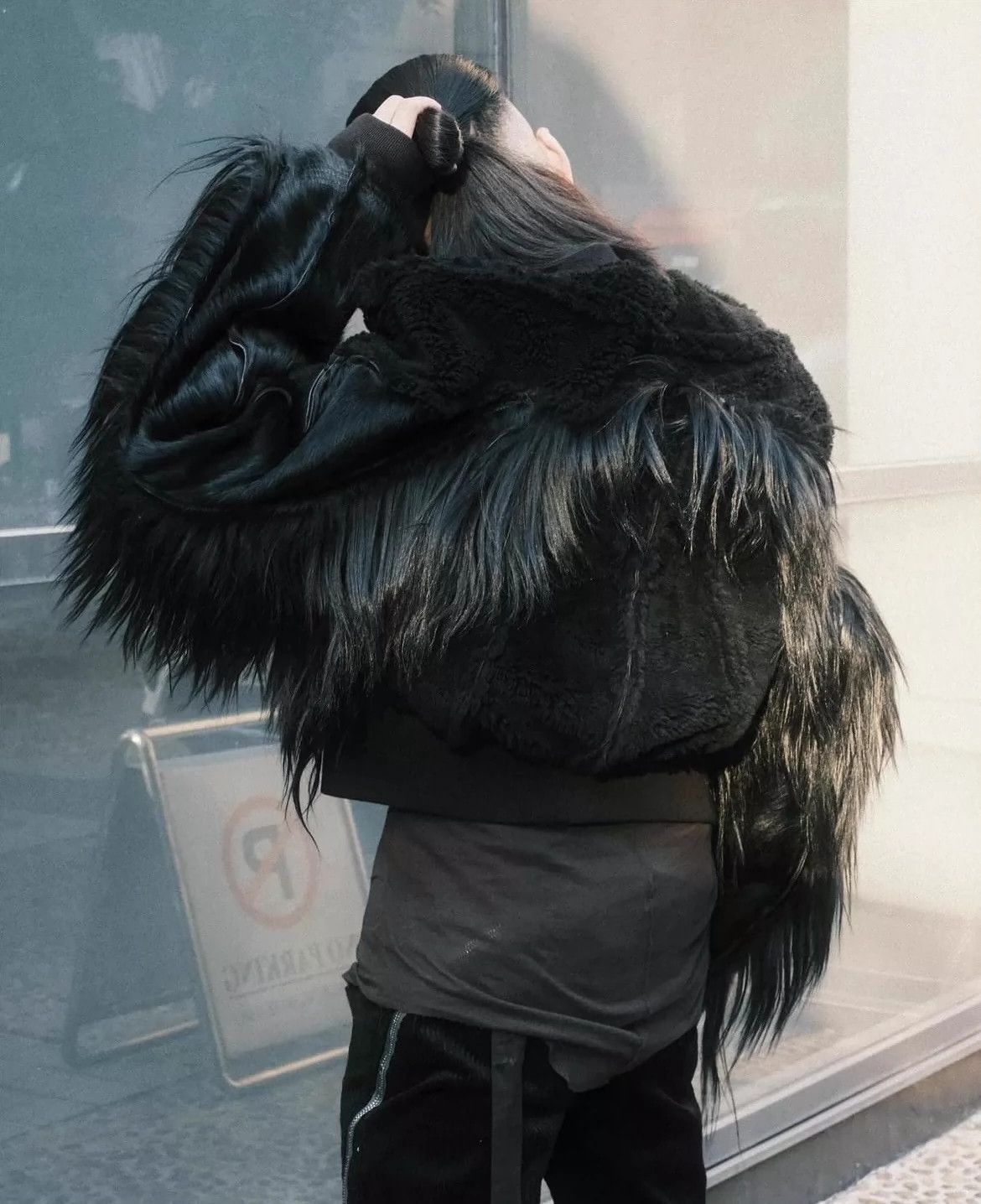 Rick Owens Rick Owens Large black bird with fur and fur Size US M / EU 48-50 / 2 - 6 Thumbnail