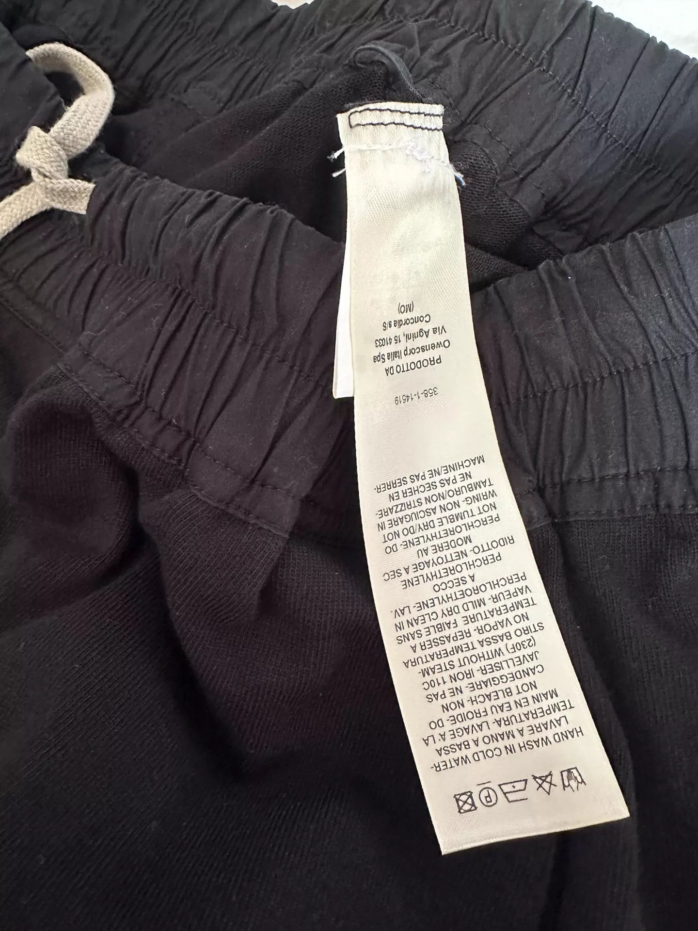 Rick Owens Rick Owens Main line classic casual black shorts Size US 34 / EU 50 - 7 Thumbnail